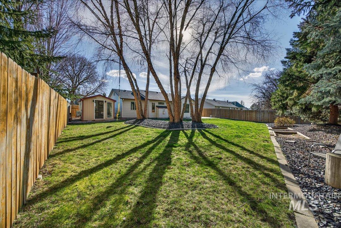 964 E Cembra St, Eagle, Idaho 83616, 3 Bedrooms, 2 Bathrooms, Residential For Sale, Price $545,000,MLS 98976973