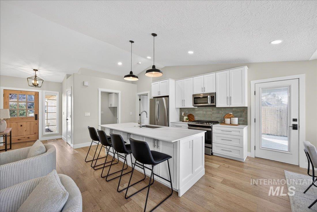 964 E Cembra St, Eagle, Idaho 83616, 3 Bedrooms, 2 Bathrooms, Residential For Sale, Price $545,000,MLS 98976973