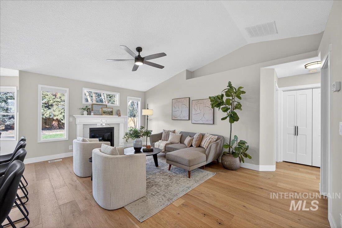 964 E Cembra St, Eagle, Idaho 83616, 3 Bedrooms, 2 Bathrooms, Residential For Sale, Price $545,000,MLS 98976973