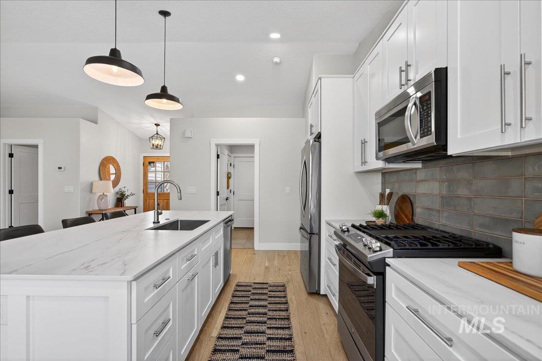 964 E Cembra St, Eagle, Idaho 83616, 3 Bedrooms, 2 Bathrooms, Residential For Sale, Price $545,000,MLS 98976973