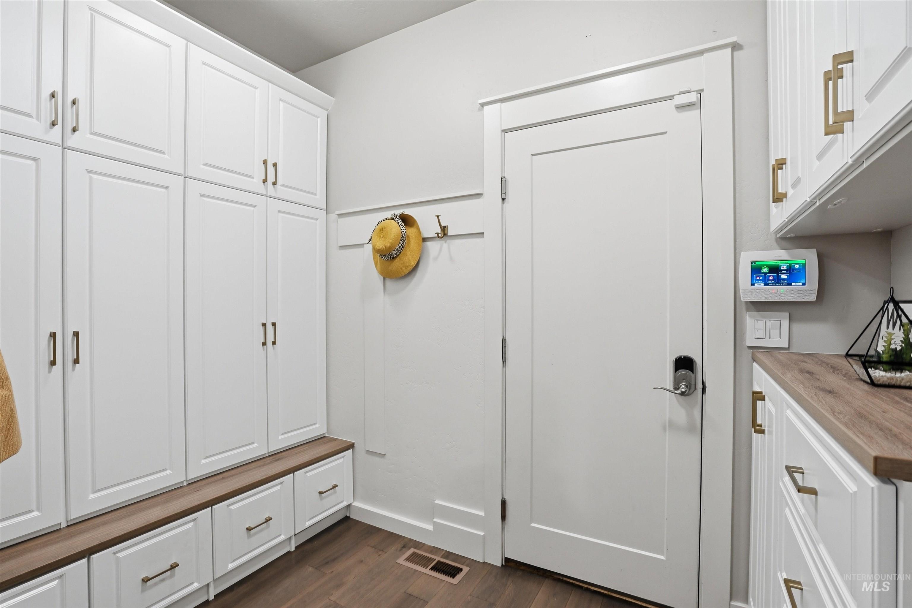 5322 S Palatino Ave, Meridian, Idaho 83642, 5 Bedrooms, 3.5 Bathrooms, Residential For Sale, Price $795,000, 98976975