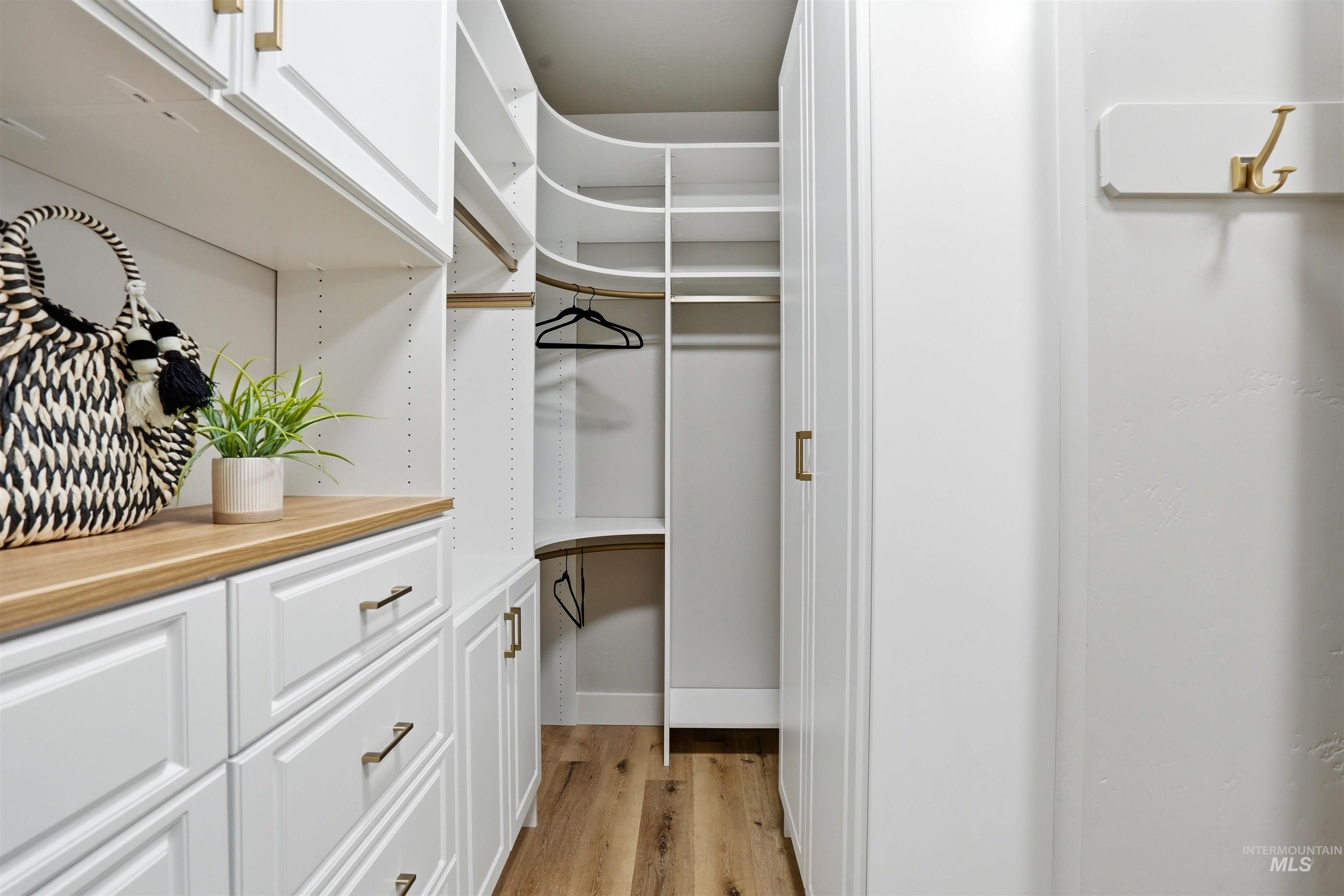 5322 S Palatino Ave, Meridian, Idaho 83642, 5 Bedrooms, 3.5 Bathrooms, Residential For Sale, Price $795,000, 98976975