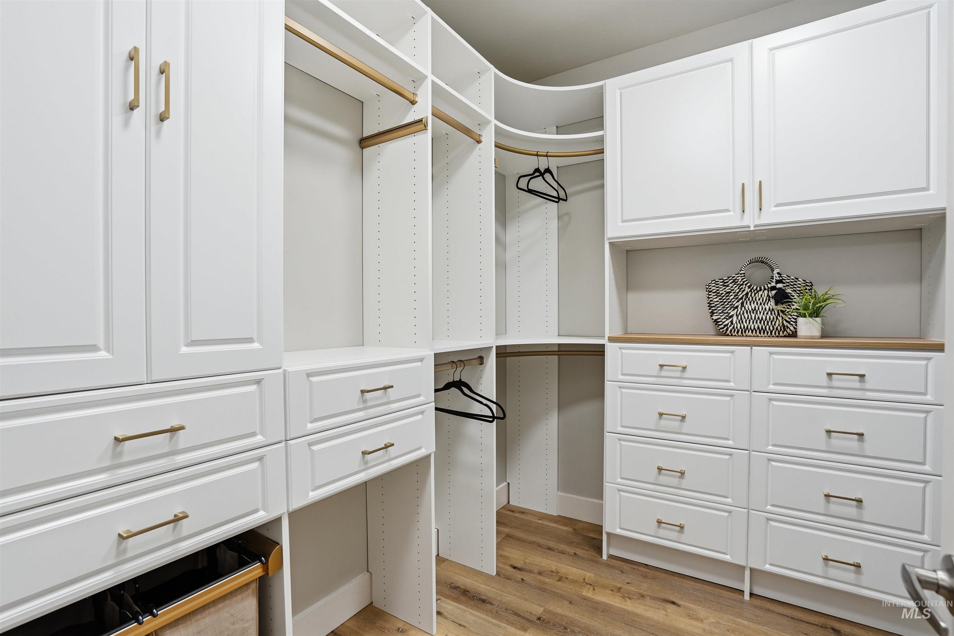 5322 S Palatino Ave, Meridian, Idaho 83642, 5 Bedrooms, 3.5 Bathrooms, Residential For Sale, Price $795,000, 98976975