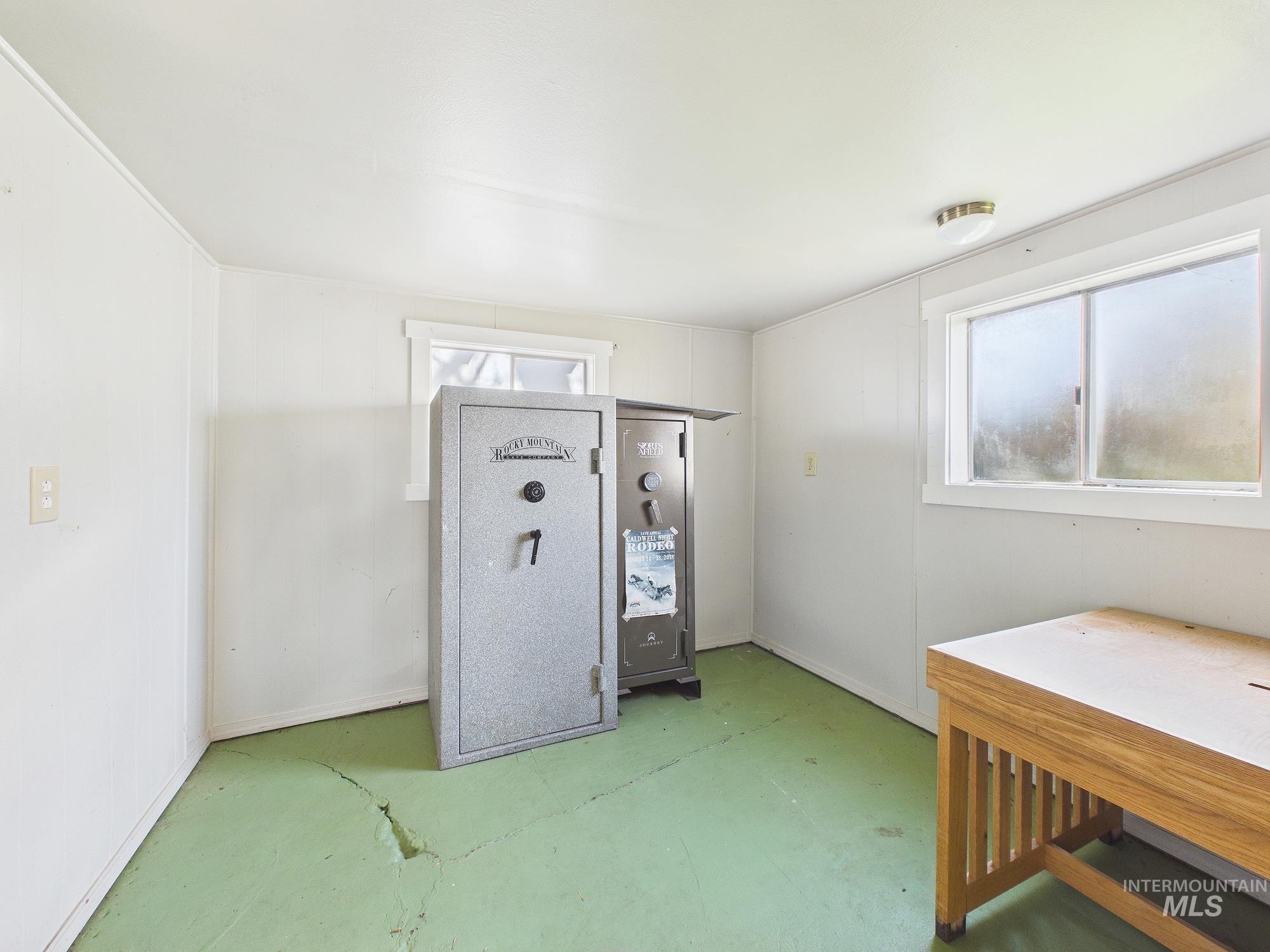 7680 Sweet Ola hwy, Sweet, Idaho 83670, 2 Bedrooms, 2 Bathrooms, Residential For Sale, Price $189,000,MLS 98976977