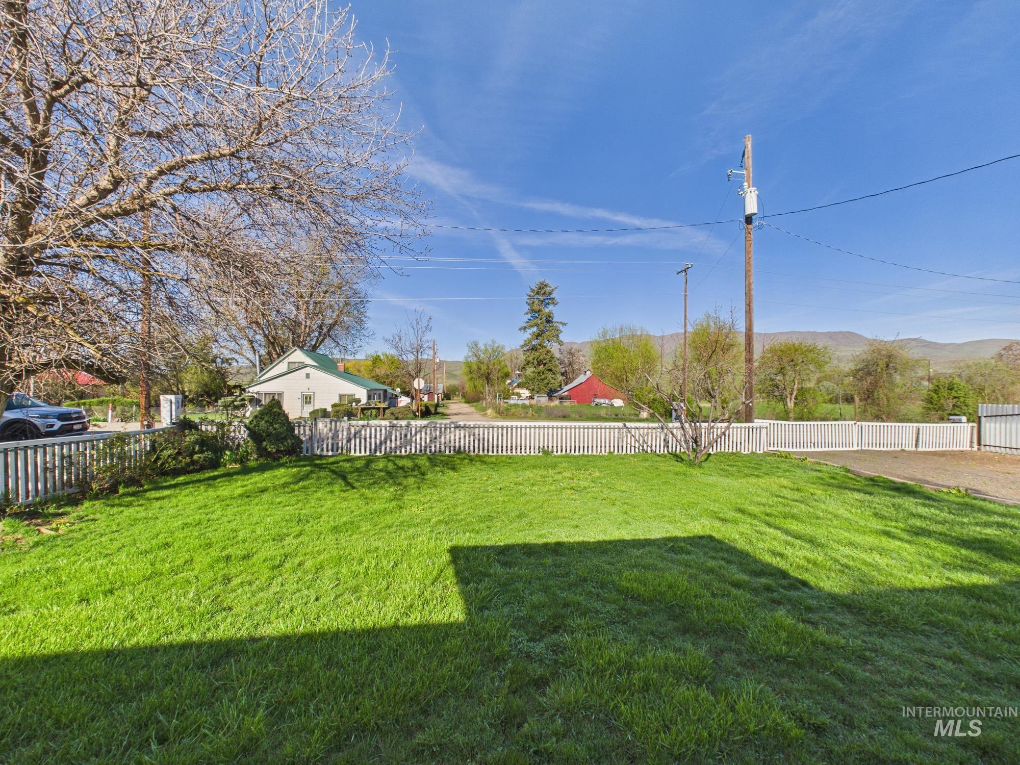7680 Sweet Ola hwy, Sweet, Idaho 83670, 2 Bedrooms, 2 Bathrooms, Residential For Sale, Price $189,000,MLS 98976977