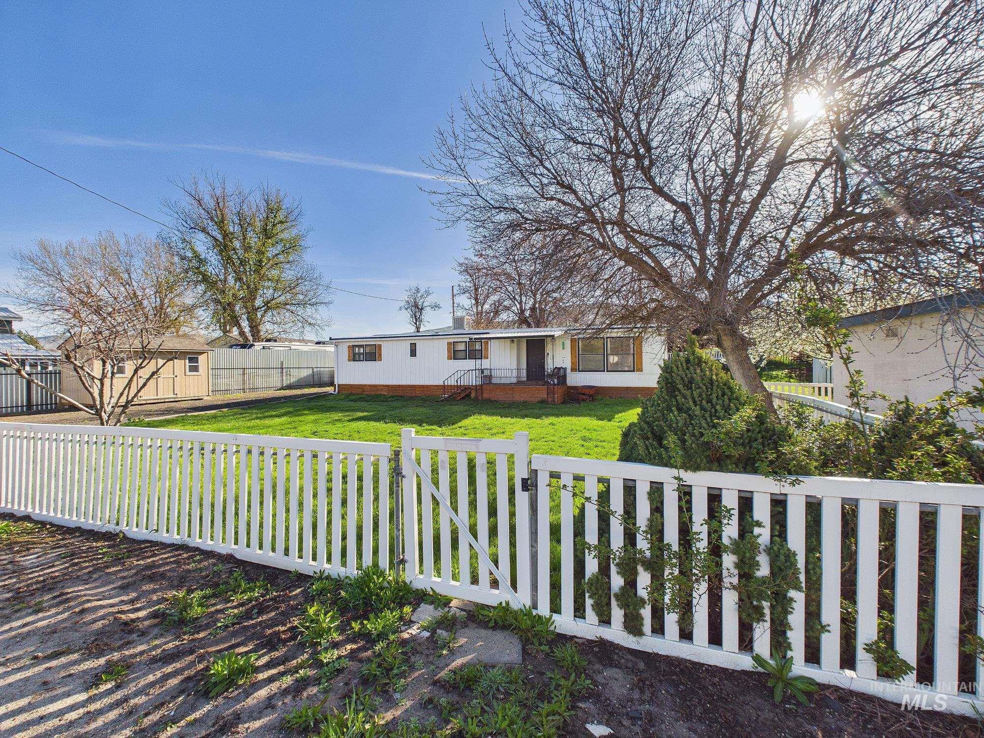 7680 Sweet Ola hwy, Sweet, Idaho 83670, 2 Bedrooms, 2 Bathrooms, Residential For Sale, Price $189,000,MLS 98976977