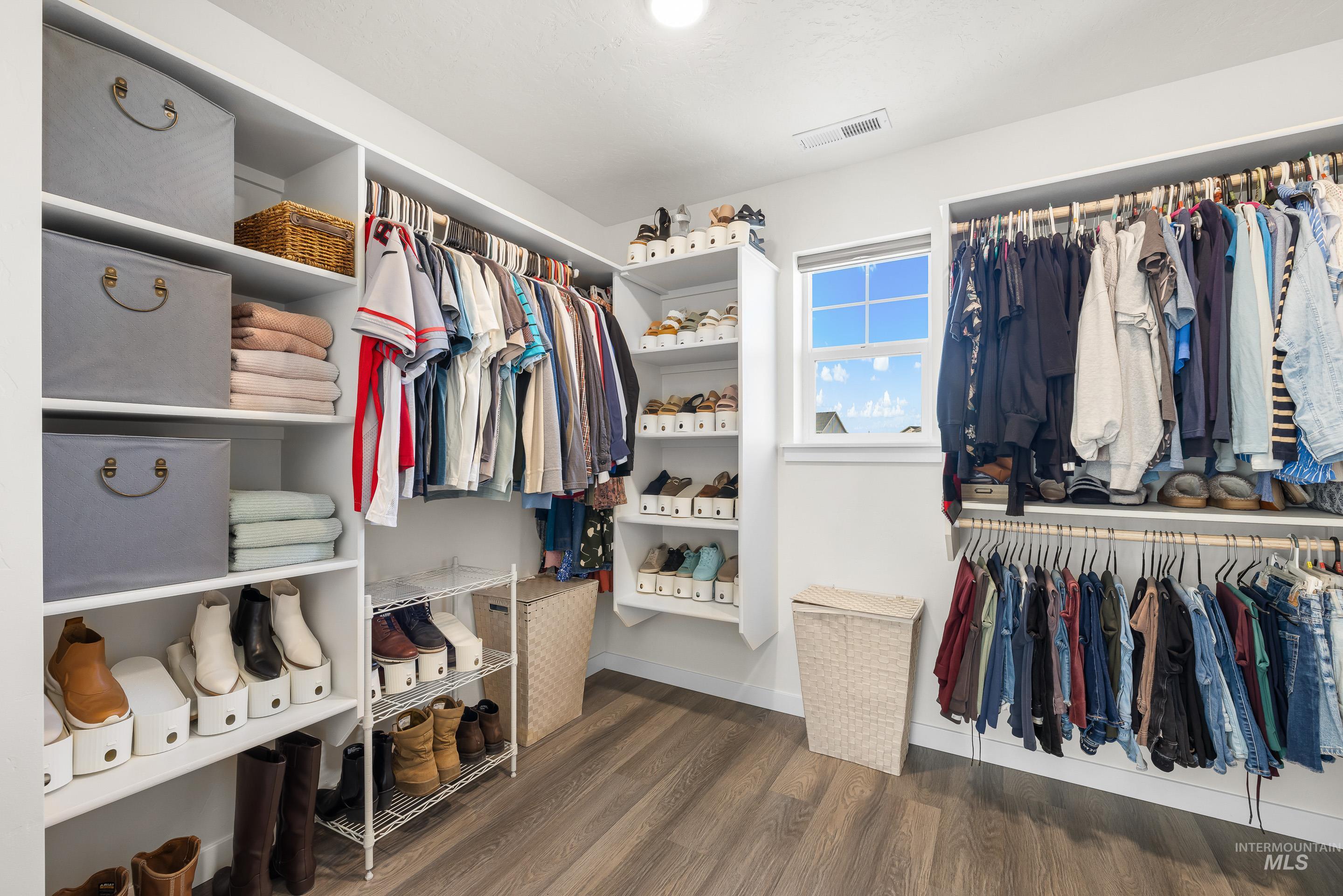 3410 S Rosa Parks Way, Nampa, Idaho 83687, 5 Bedrooms, 3.5 Bathrooms, Residential For Sale, Price $595,000, 98976978