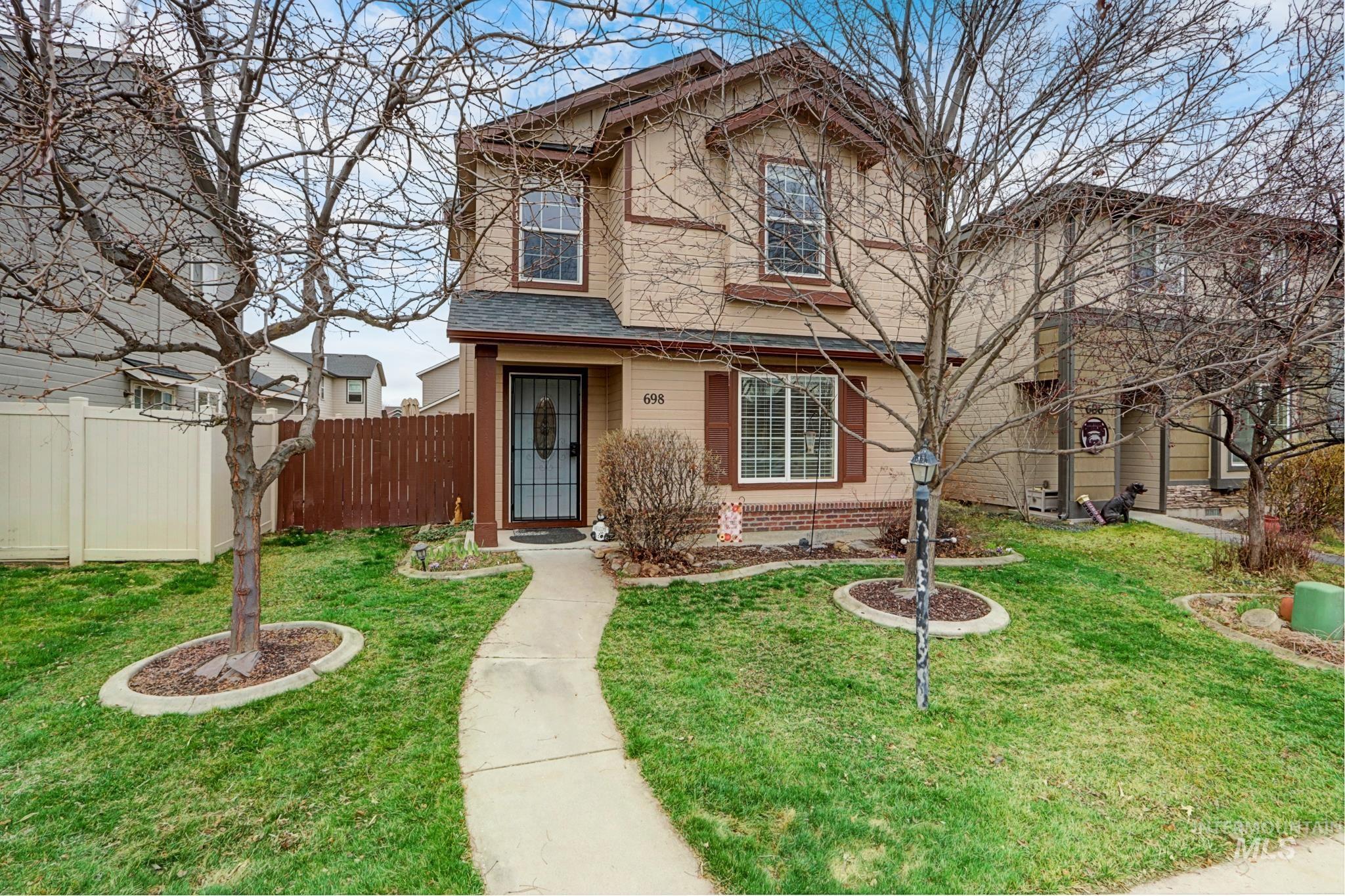 698 N Carisbrooke Ave., Meridian, Idaho 83642, 3 Bedrooms, 2.5 Bathrooms, Residential For Sale, Price $398,000, 98976980