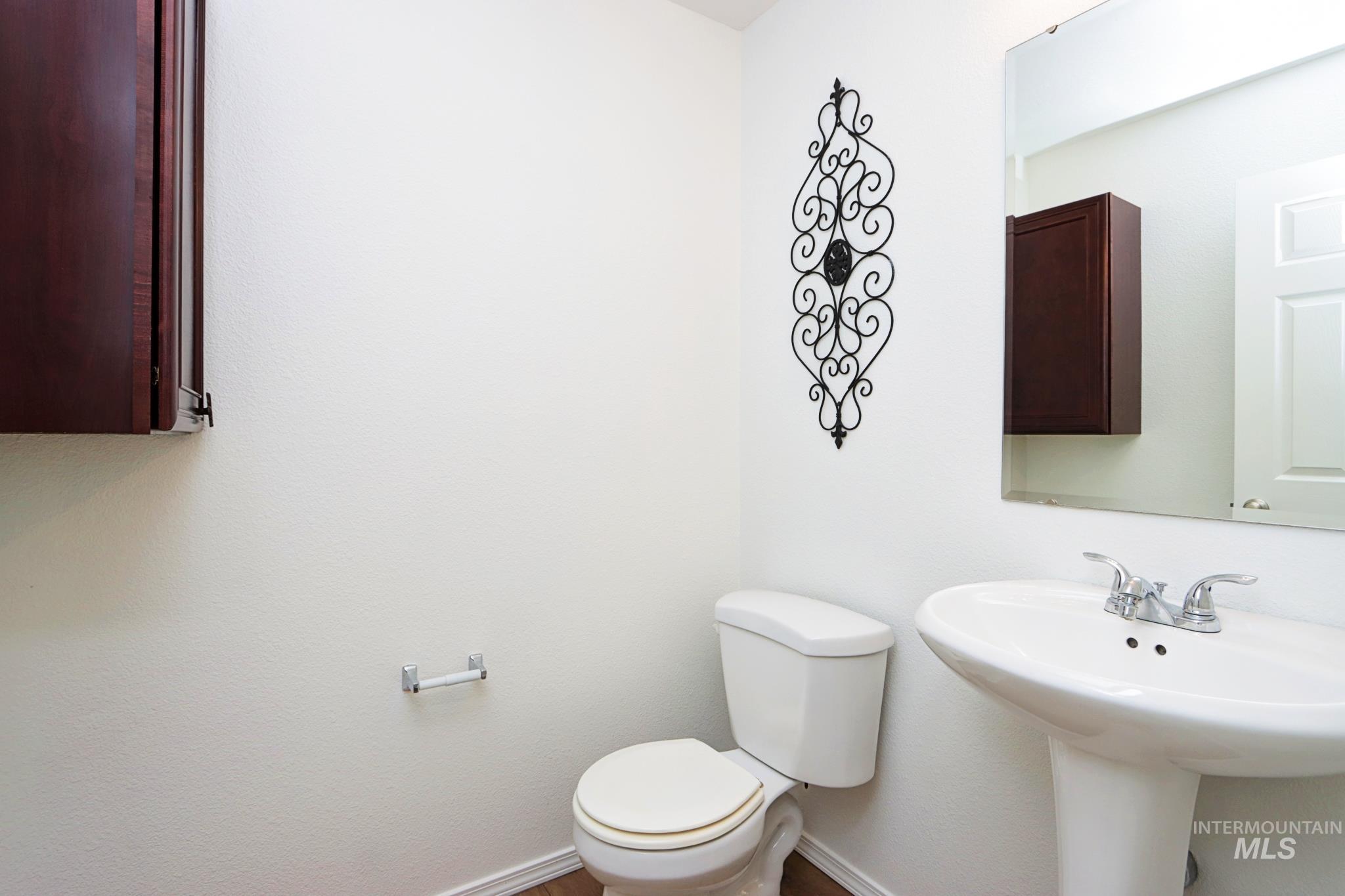 698 N Carisbrooke Ave., Meridian, Idaho 83642, 3 Bedrooms, 2.5 Bathrooms, Residential For Sale, Price $398,000, 98976980