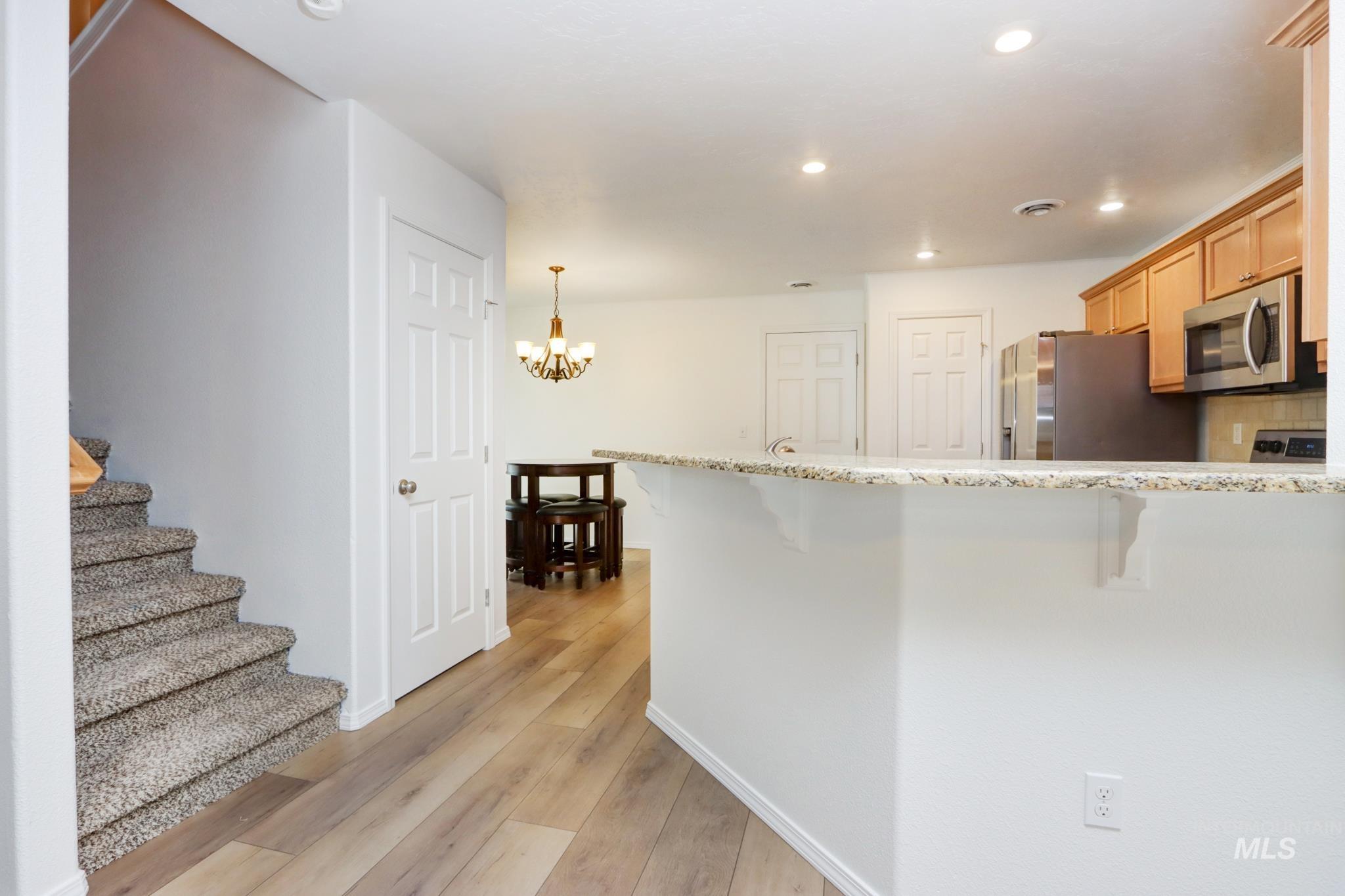 698 N Carisbrooke Ave., Meridian, Idaho 83642, 3 Bedrooms, 2.5 Bathrooms, Residential For Sale, Price $398,000, 98976980