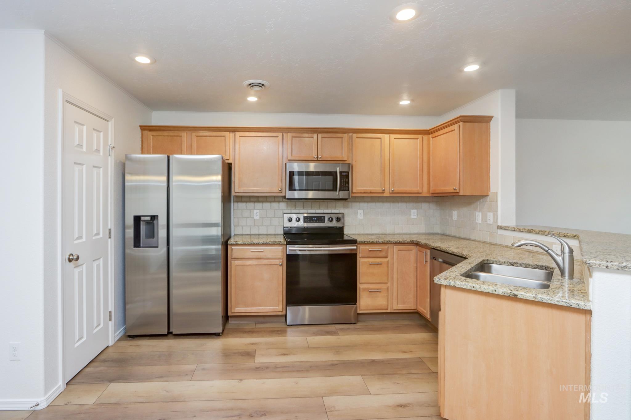 698 N Carisbrooke Ave., Meridian, Idaho 83642, 3 Bedrooms, 2.5 Bathrooms, Residential For Sale, Price $398,000, 98976980