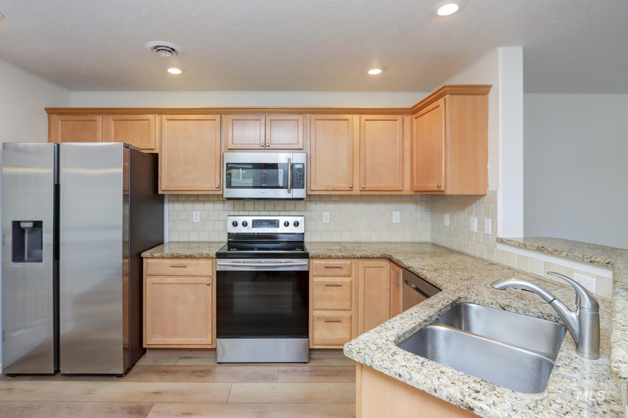 698 N Carisbrooke Ave., Meridian, Idaho 83642, 3 Bedrooms, 2.5 Bathrooms, Residential For Sale, Price $398,000, 98976980