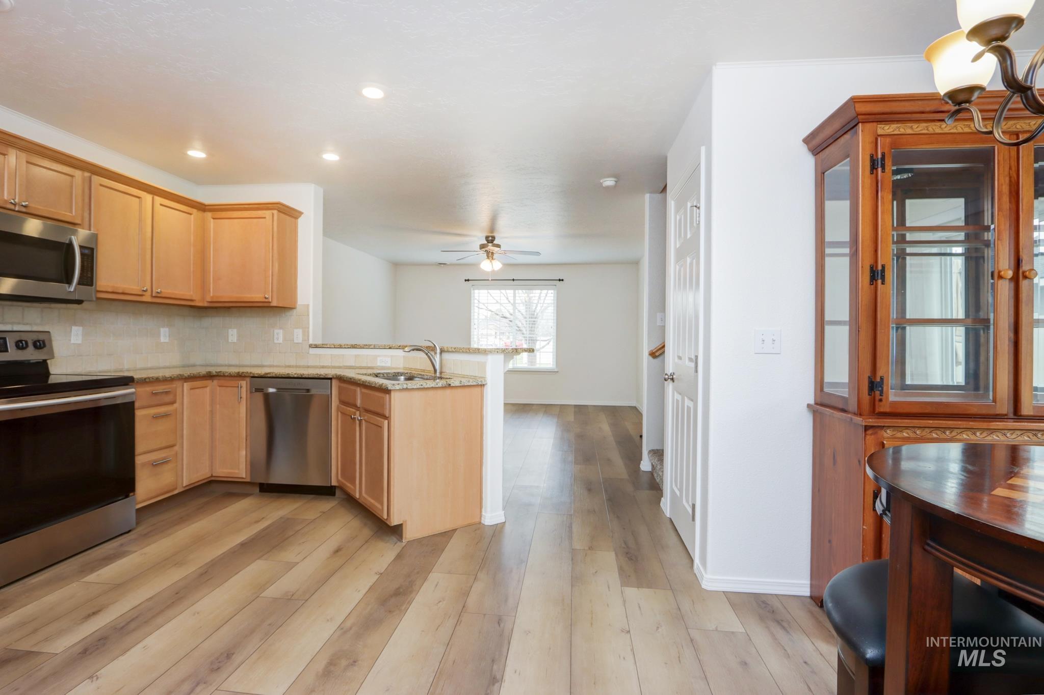 698 N Carisbrooke Ave., Meridian, Idaho 83642, 3 Bedrooms, 2.5 Bathrooms, Residential For Sale, Price $398,000, 98976980