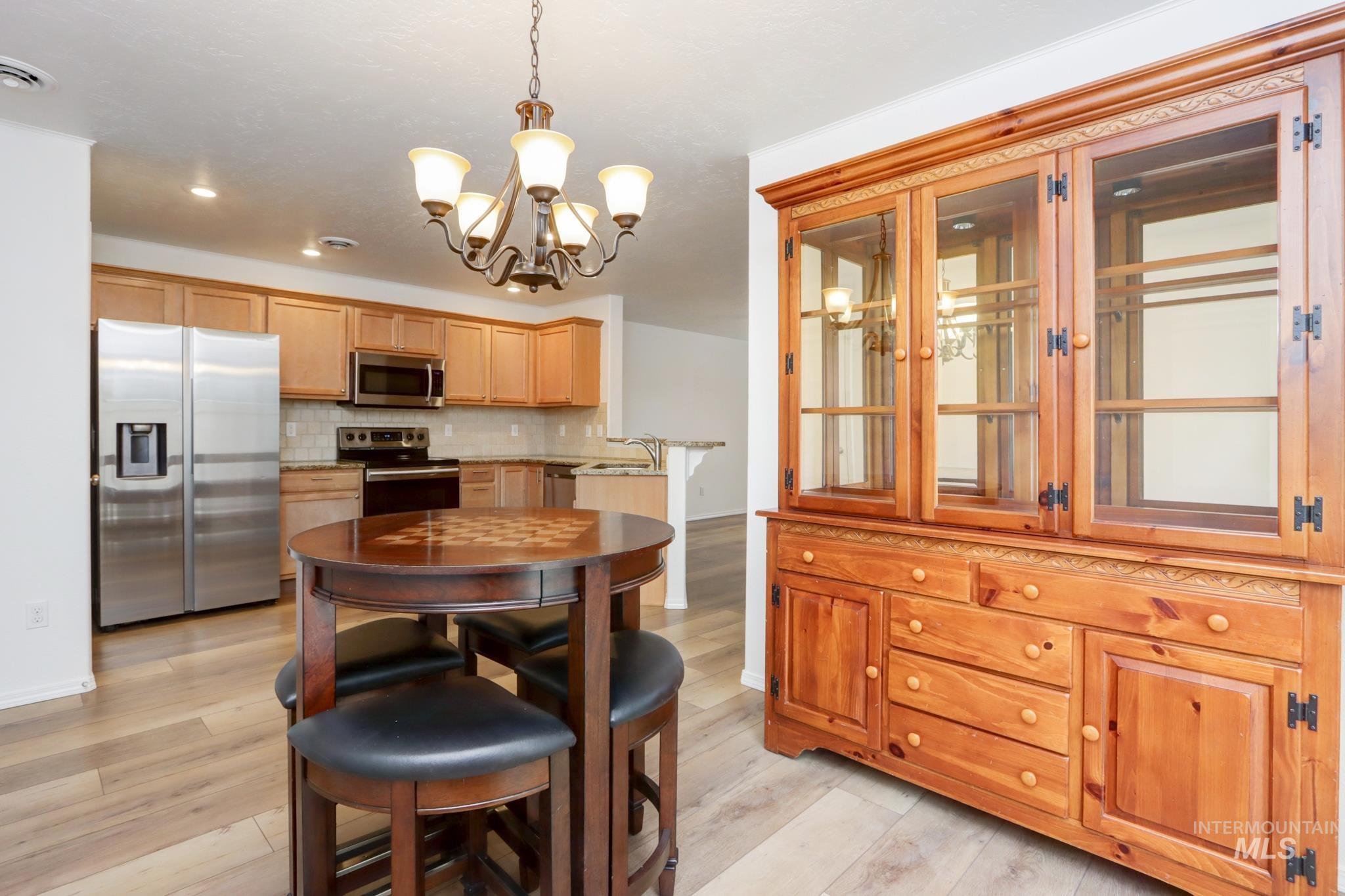 698 N Carisbrooke Ave., Meridian, Idaho 83642, 3 Bedrooms, 2.5 Bathrooms, Residential For Sale, Price $398,000, 98976980