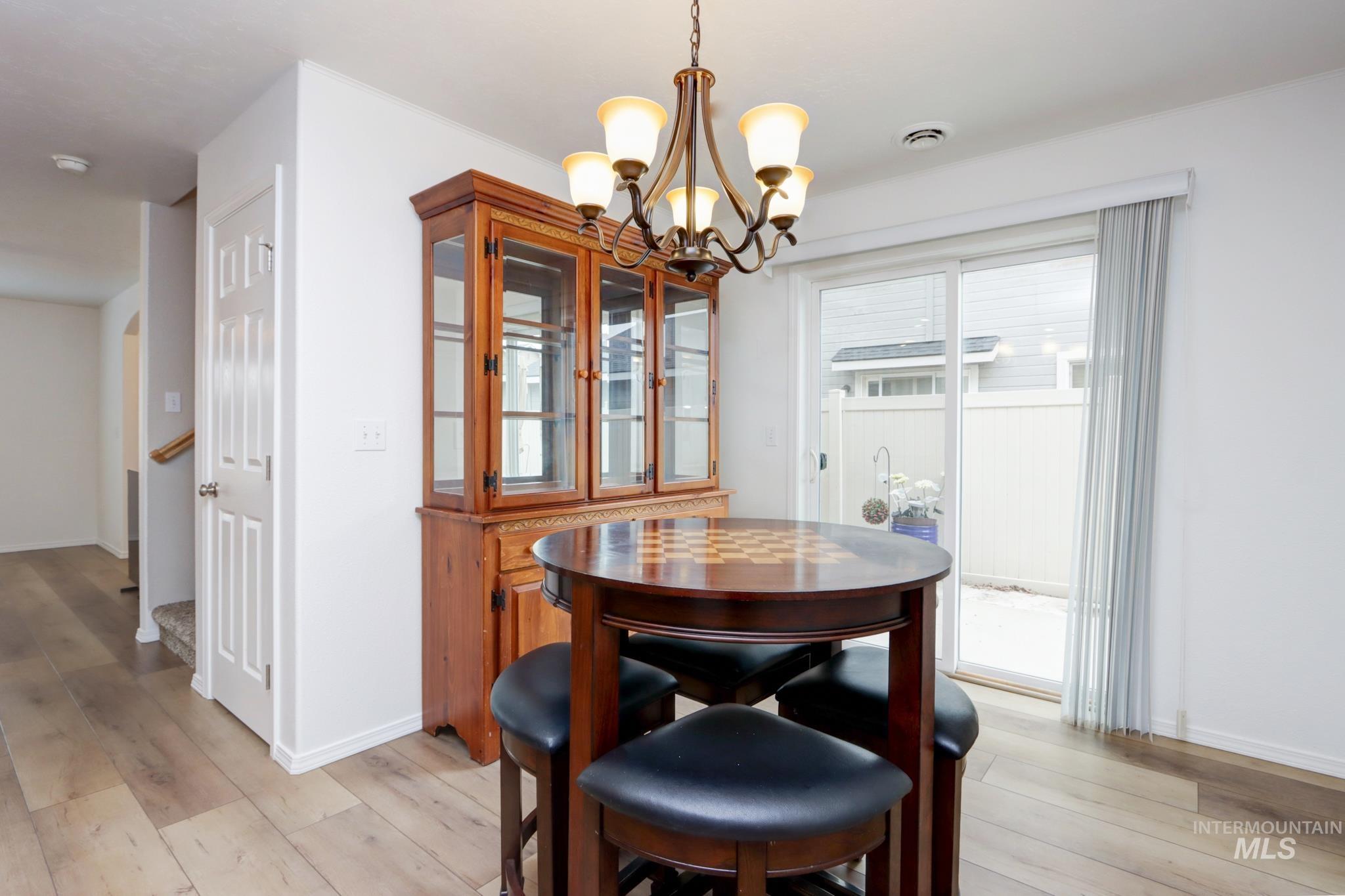 698 N Carisbrooke Ave., Meridian, Idaho 83642, 3 Bedrooms, 2.5 Bathrooms, Residential For Sale, Price $398,000, 98976980