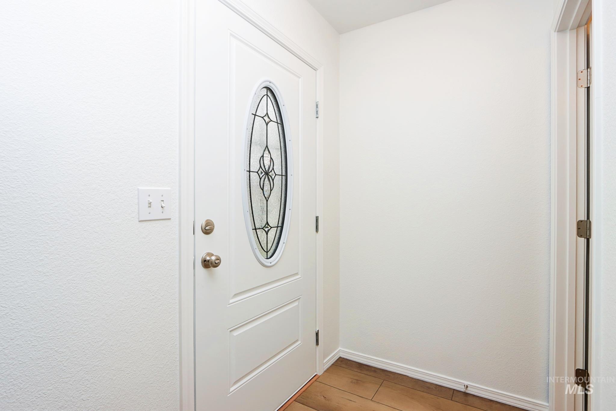 698 N Carisbrooke Ave., Meridian, Idaho 83642, 3 Bedrooms, 2.5 Bathrooms, Residential For Sale, Price $398,000, 98976980