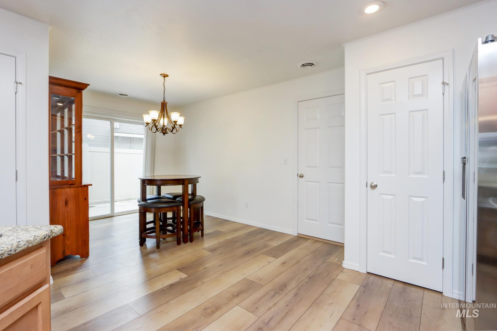 698 N Carisbrooke Ave., Meridian, Idaho 83642, 3 Bedrooms, 2.5 Bathrooms, Residential For Sale, Price $398,000, 98976980