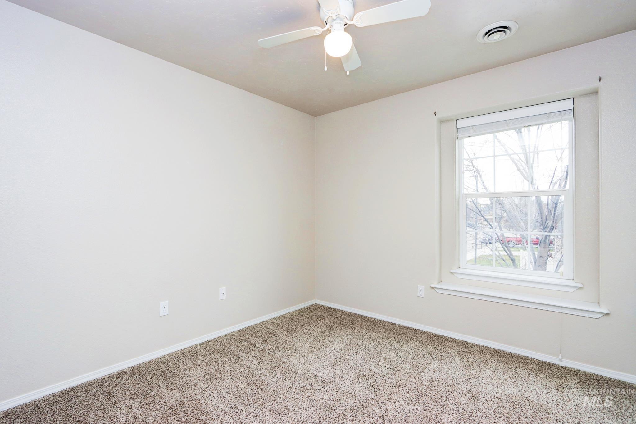 698 N Carisbrooke Ave., Meridian, Idaho 83642, 3 Bedrooms, 2.5 Bathrooms, Residential For Sale, Price $398,000, 98976980