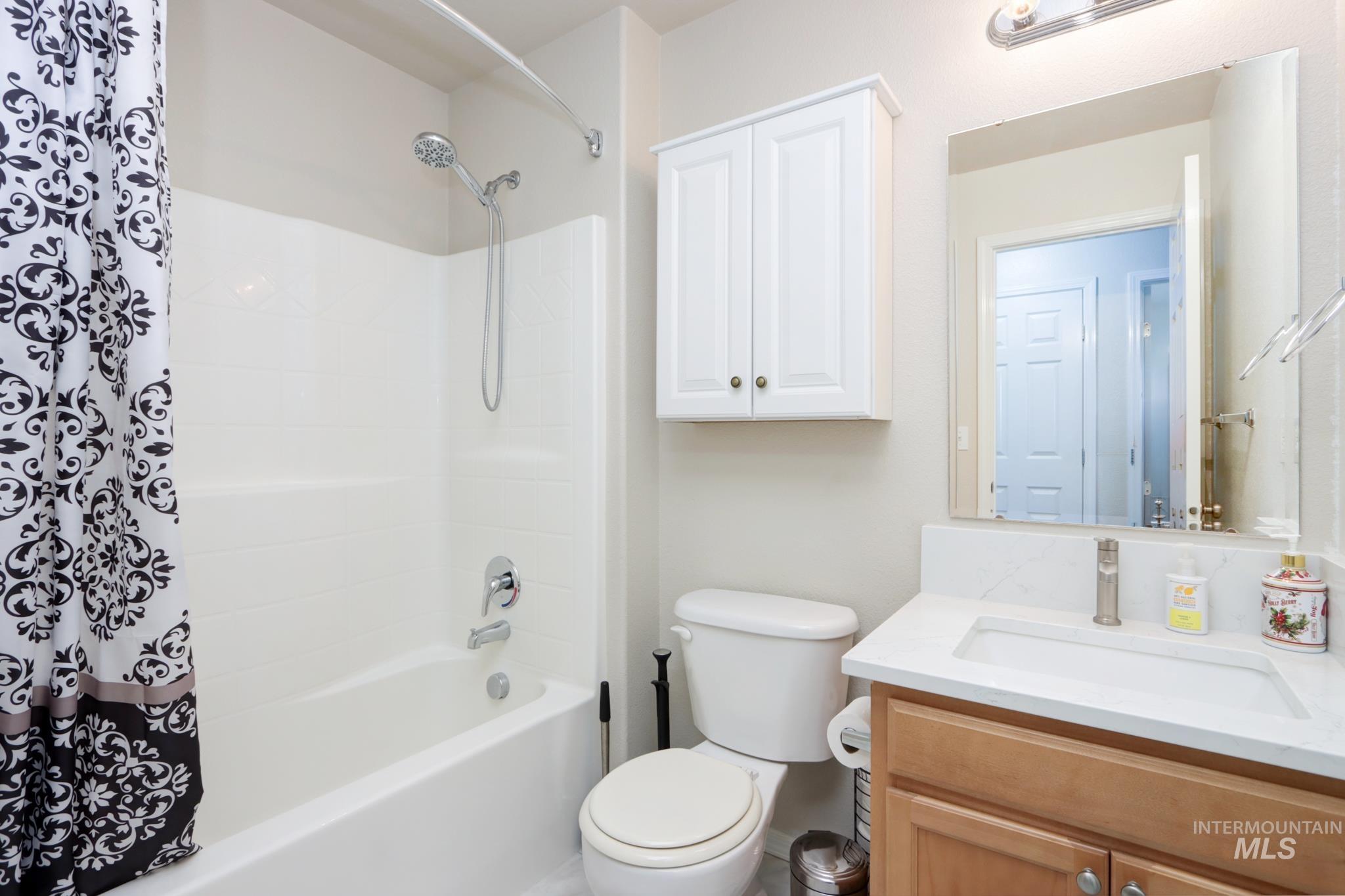 698 N Carisbrooke Ave., Meridian, Idaho 83642, 3 Bedrooms, 2.5 Bathrooms, Residential For Sale, Price $398,000, 98976980