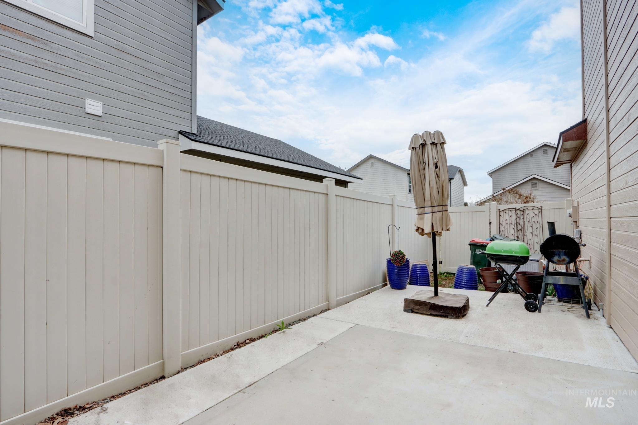 698 N Carisbrooke Ave., Meridian, Idaho 83642, 3 Bedrooms, 2.5 Bathrooms, Residential For Sale, Price $398,000, 98976980