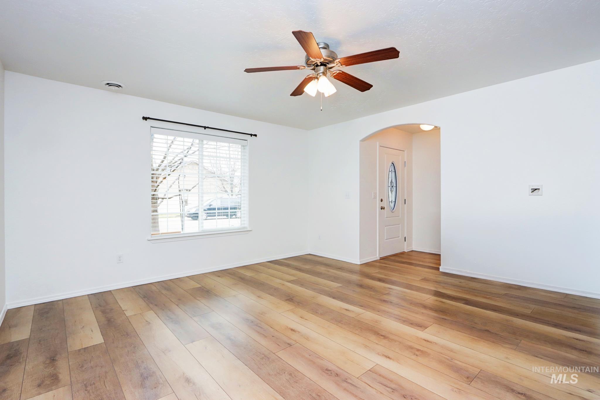 698 N Carisbrooke Ave., Meridian, Idaho 83642, 3 Bedrooms, 2.5 Bathrooms, Residential For Sale, Price $398,000, 98976980