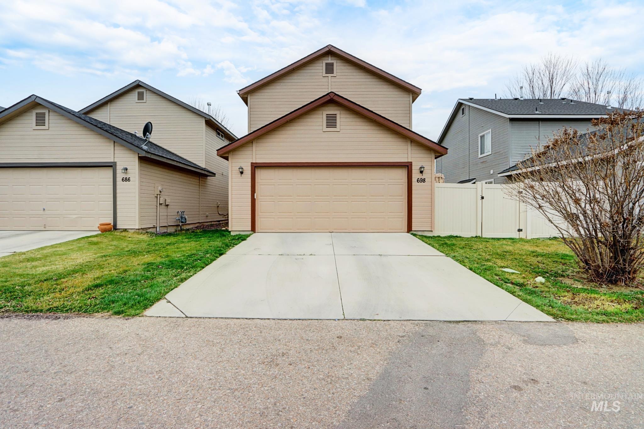 698 N Carisbrooke Ave., Meridian, Idaho 83642, 3 Bedrooms, 2.5 Bathrooms, Residential For Sale, Price $398,000, 98976980