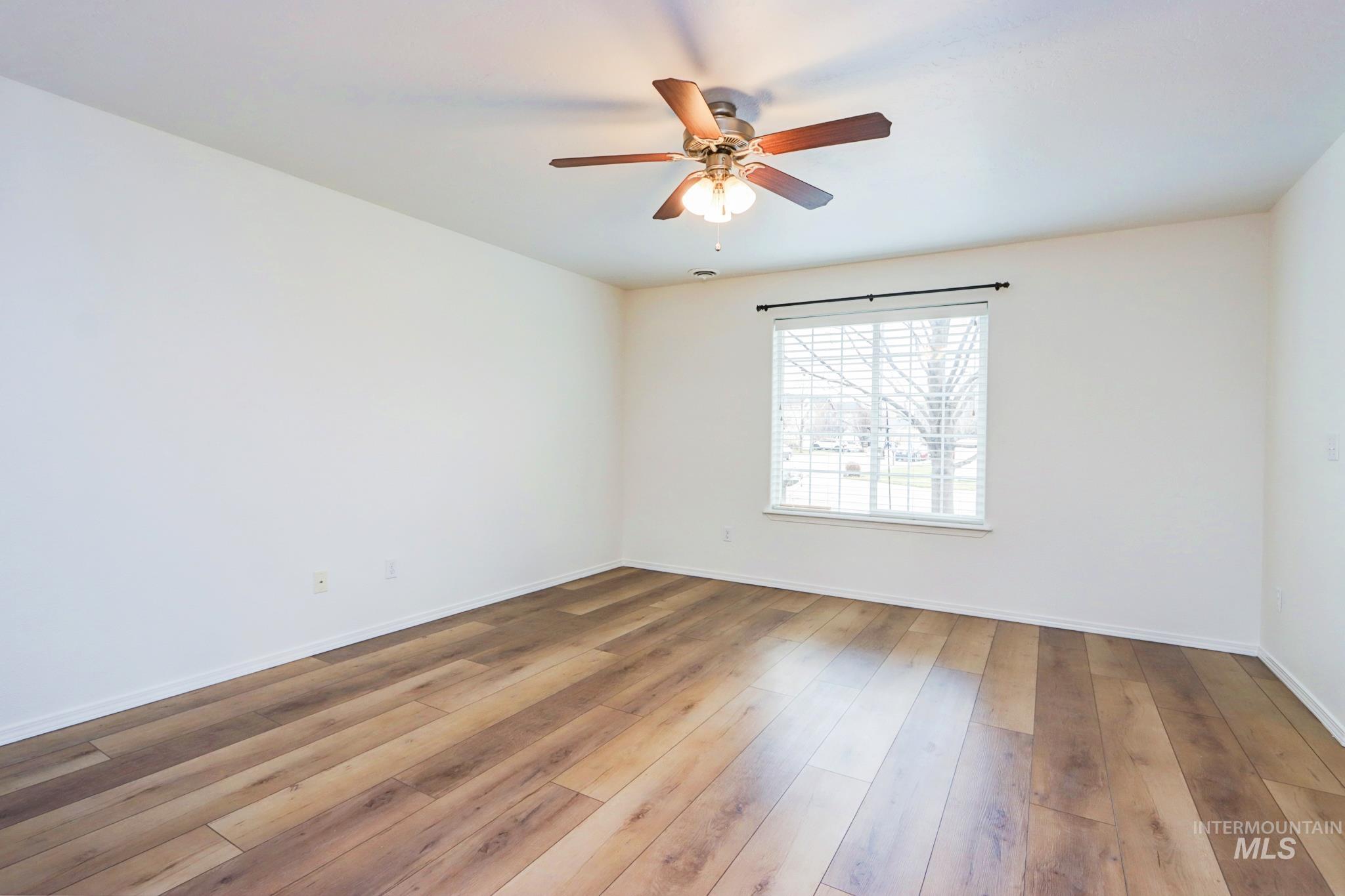 698 N Carisbrooke Ave., Meridian, Idaho 83642, 3 Bedrooms, 2.5 Bathrooms, Residential For Sale, Price $398,000, 98976980