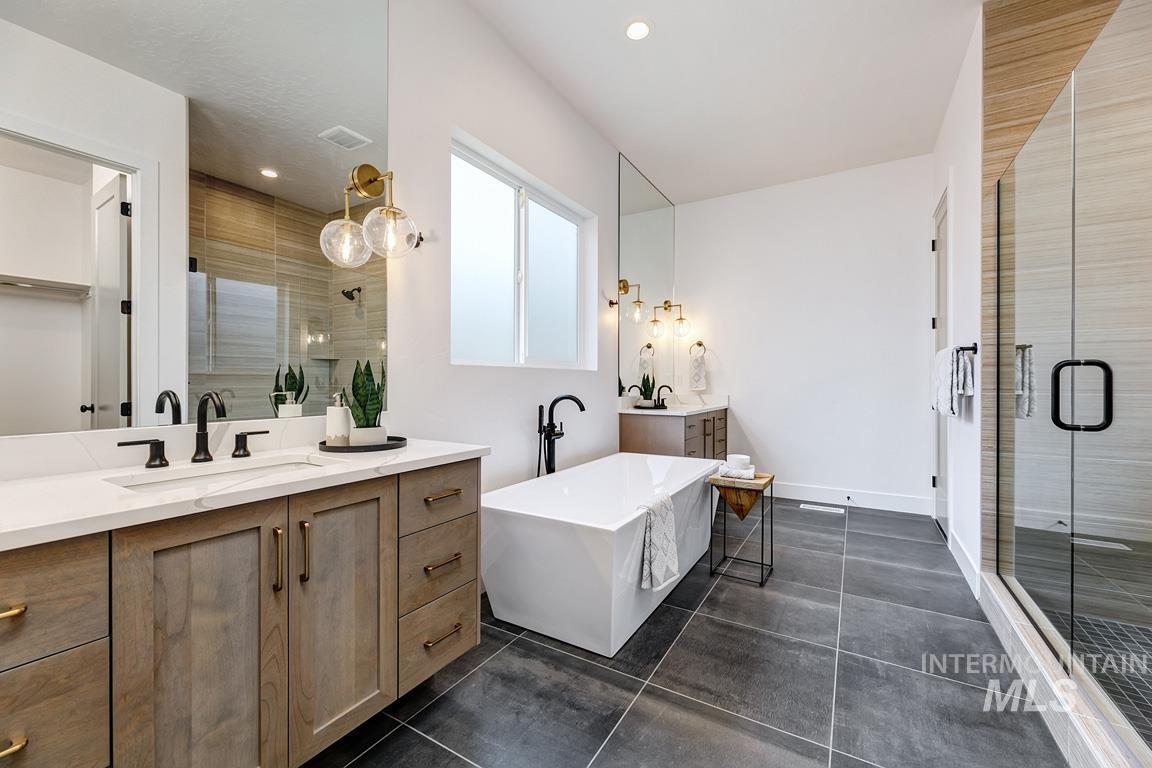 21695 Appaloosa Ave, Star, Idaho 83669, 4 Bedrooms, 3 Bathrooms, Residential For Sale, Price $1,560,366,MLS 98976981