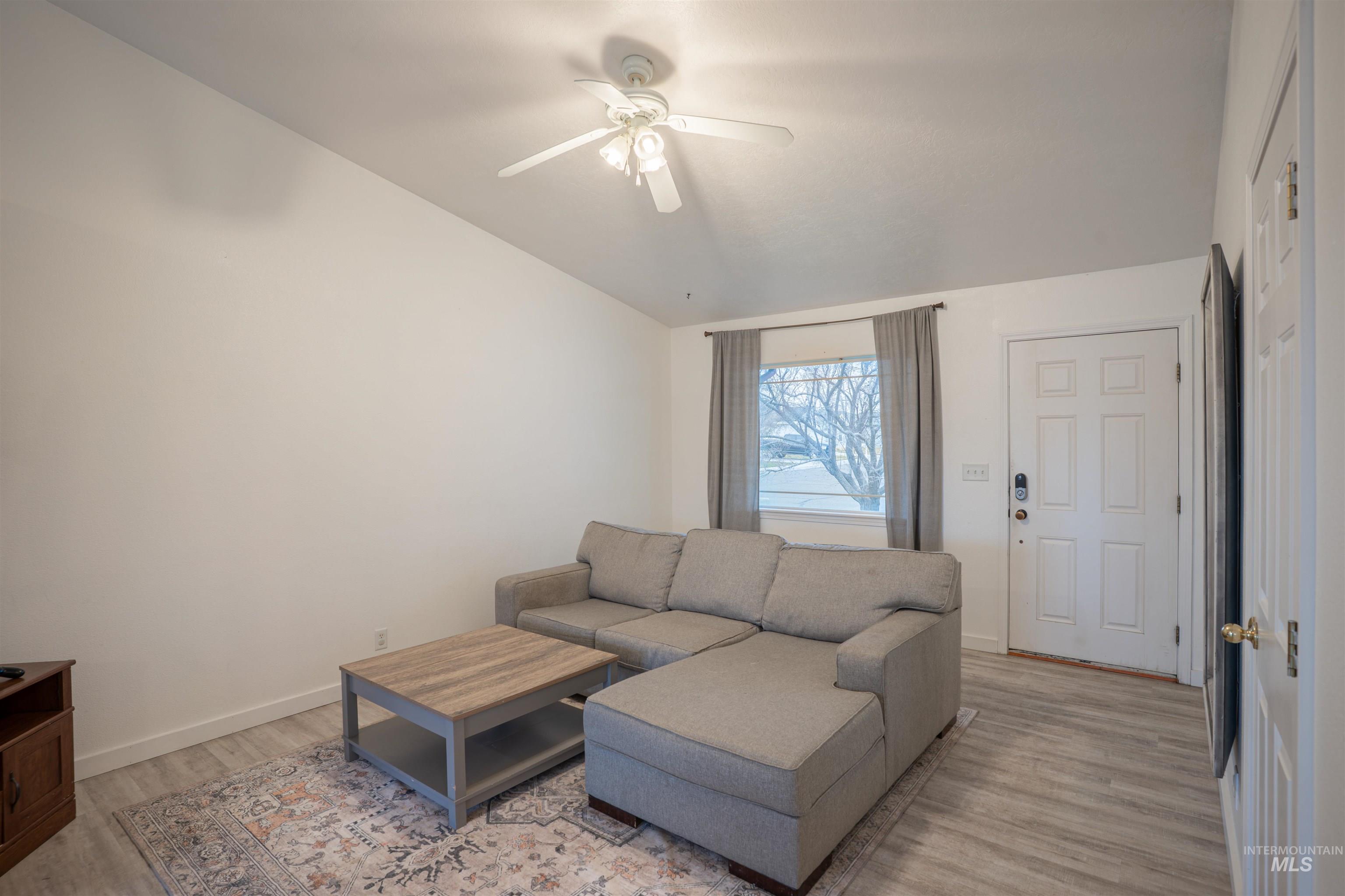 248 Sevensprings Ave., Twin Falls, Idaho 83301, 3 Bedrooms, 2 Bathrooms, Residential For Sale, Price $315,000, 98976982