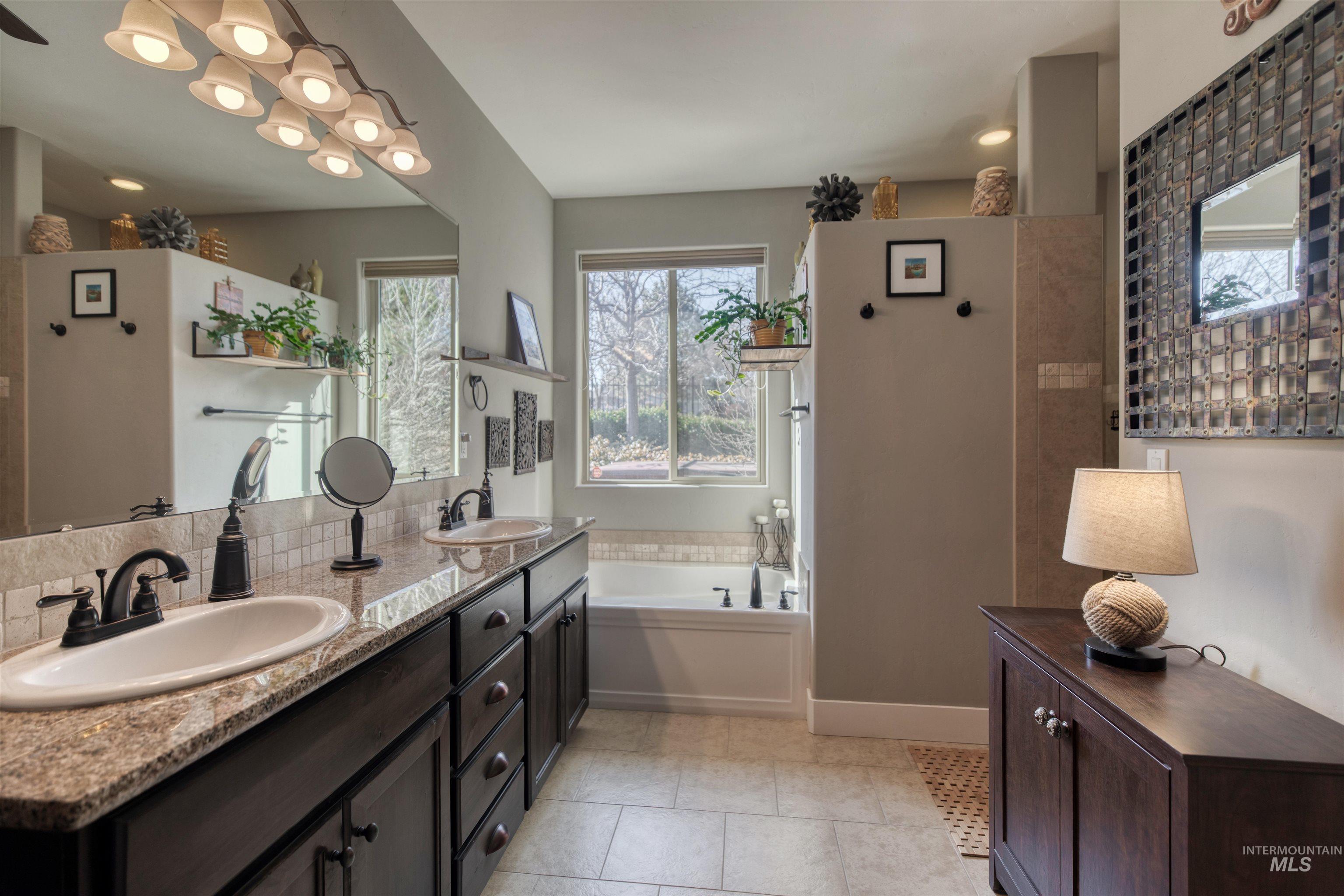 12309 S Carriage Hill Way, Nampa, Idaho 83686, 3 Bedrooms, 3 Bathrooms, Residential For Sale, Price $719,900, 98976985