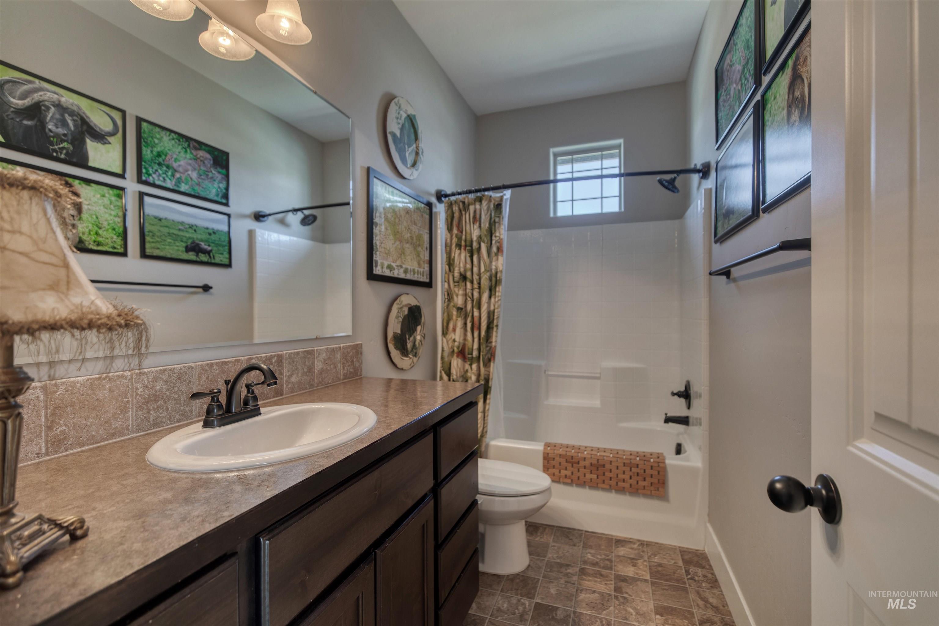 12309 S Carriage Hill Way, Nampa, Idaho 83686, 3 Bedrooms, 3 Bathrooms, Residential For Sale, Price $719,900, 98976985