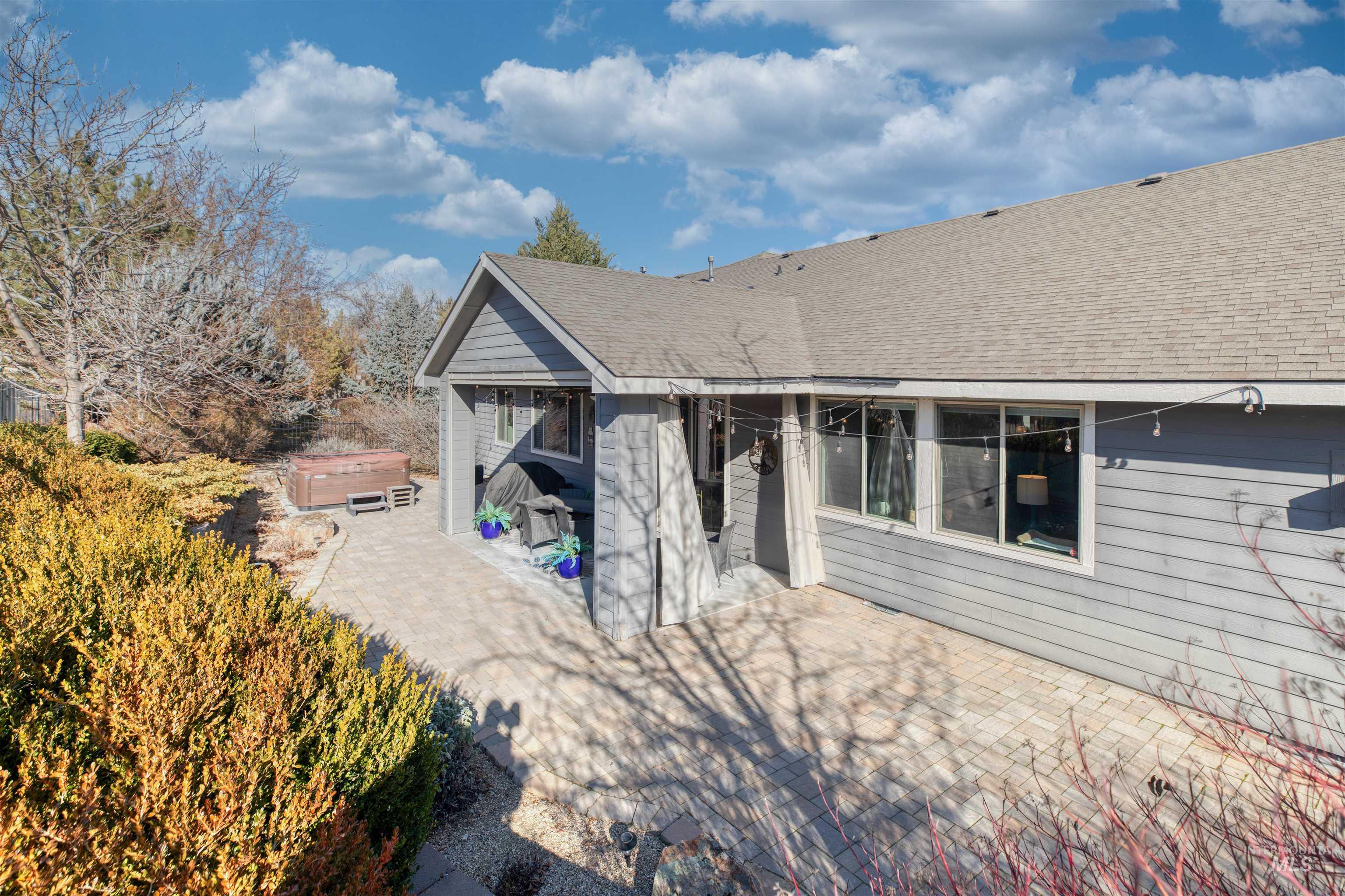 12309 S Carriage Hill Way, Nampa, Idaho 83686, 3 Bedrooms, 3 Bathrooms, Residential For Sale, Price $719,900, 98976985