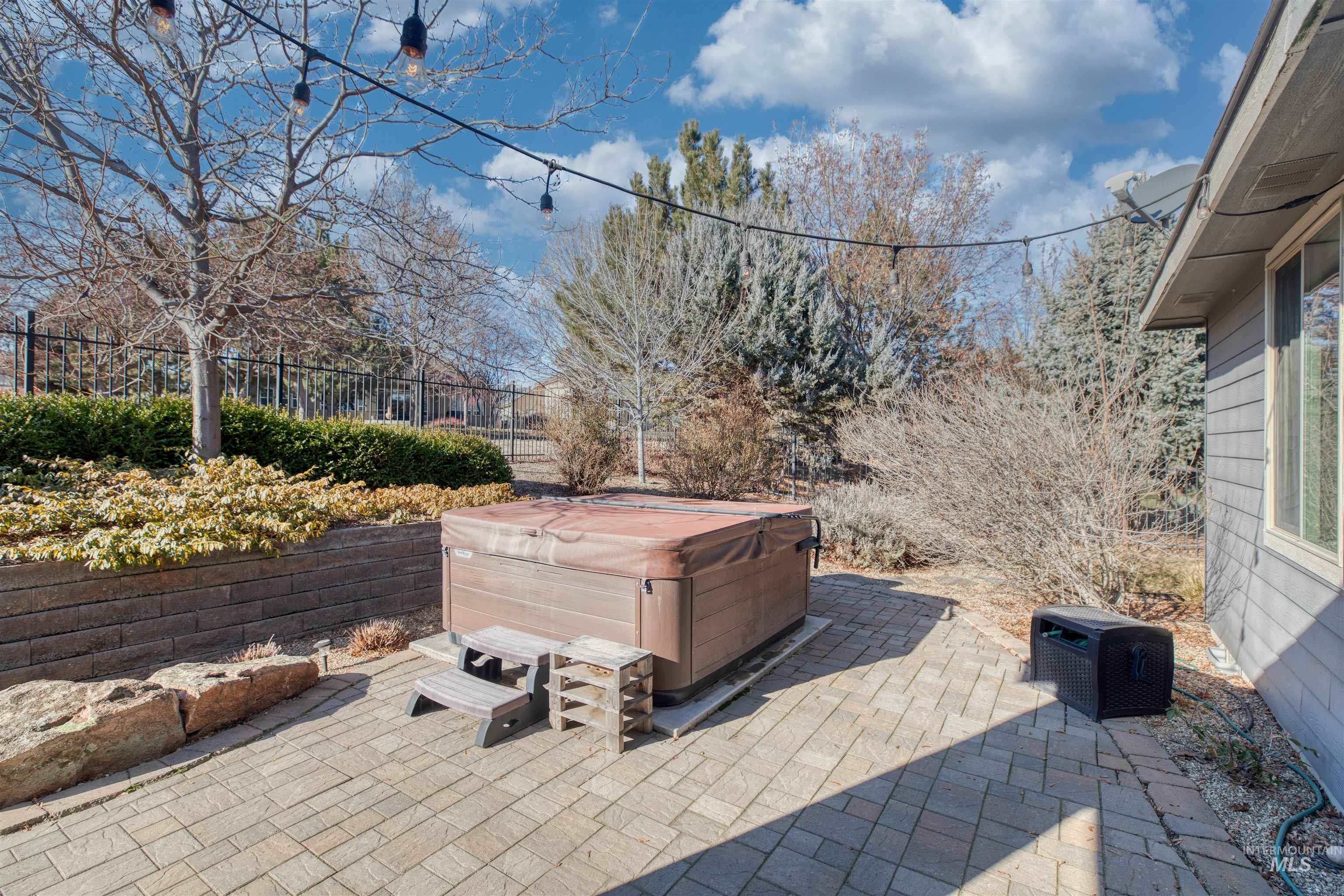 12309 S Carriage Hill Way, Nampa, Idaho 83686, 3 Bedrooms, 3 Bathrooms, Residential For Sale, Price $719,900, 98976985