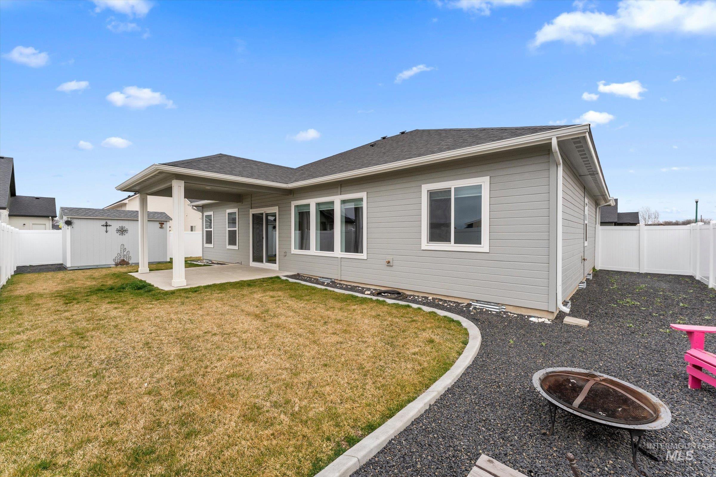 2003 Austin Way, Fruitland, Idaho 83619, 3 Bedrooms, 2 Bathrooms, Residential For Sale, Price $400,000, 98976986