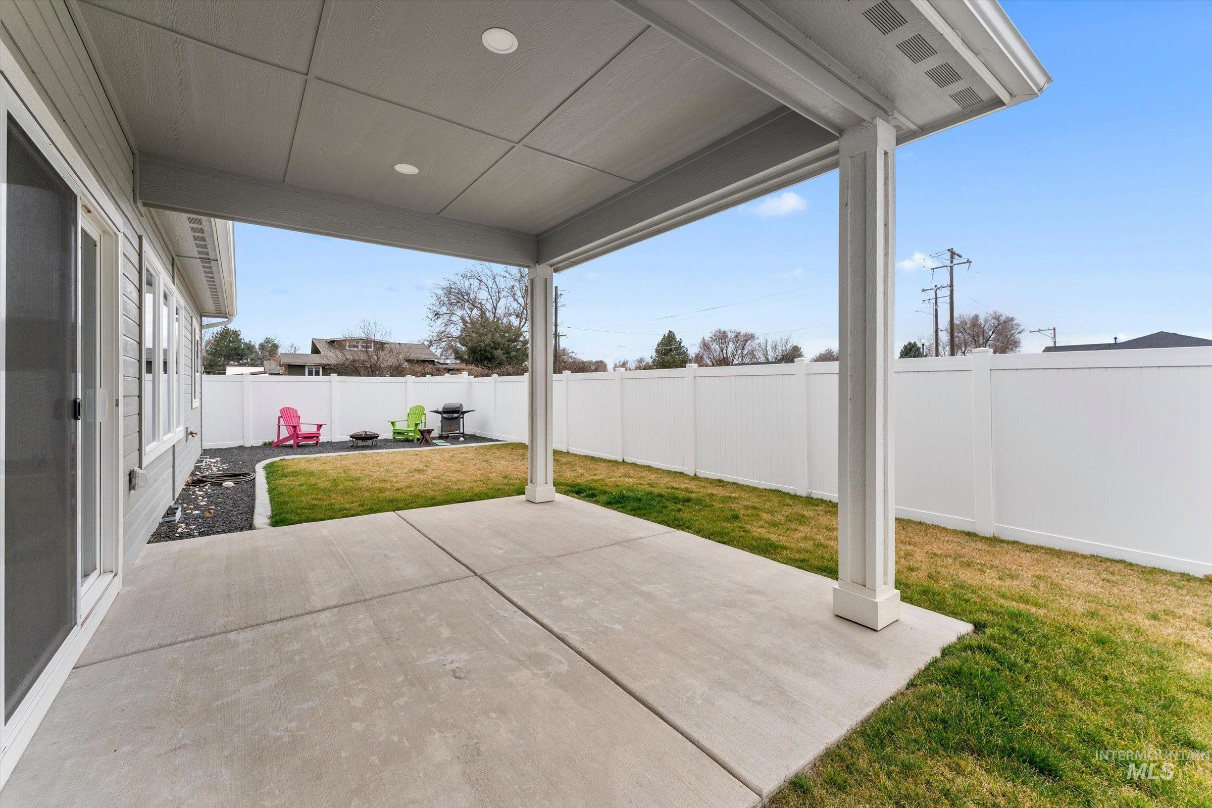 2003 Austin Way, Fruitland, Idaho 83619, 3 Bedrooms, 2 Bathrooms, Residential For Sale, Price $400,000, 98976986