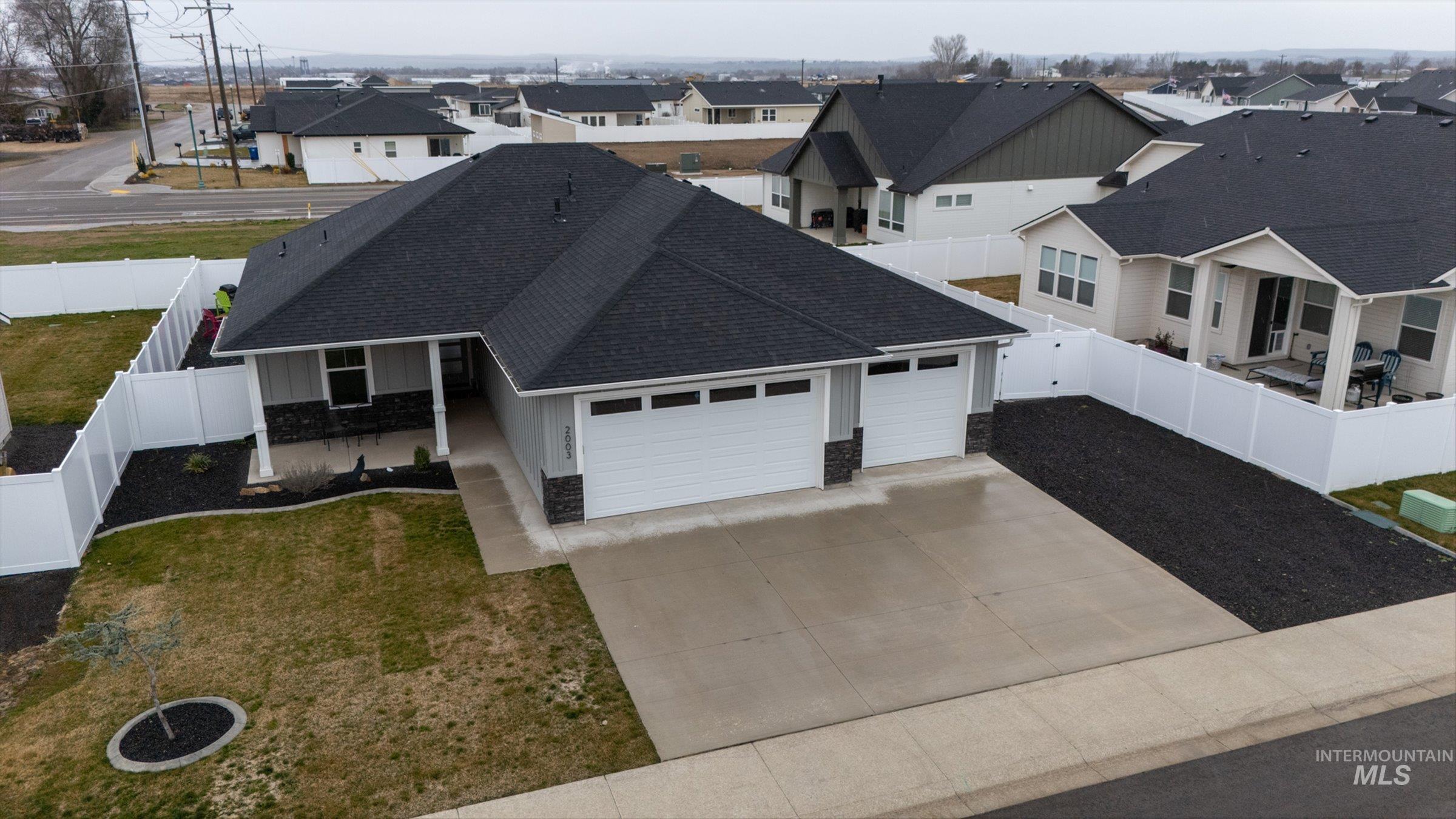 2003 Austin Way, Fruitland, Idaho 83619, 3 Bedrooms, 2 Bathrooms, Residential For Sale, Price $400,000, 98976986