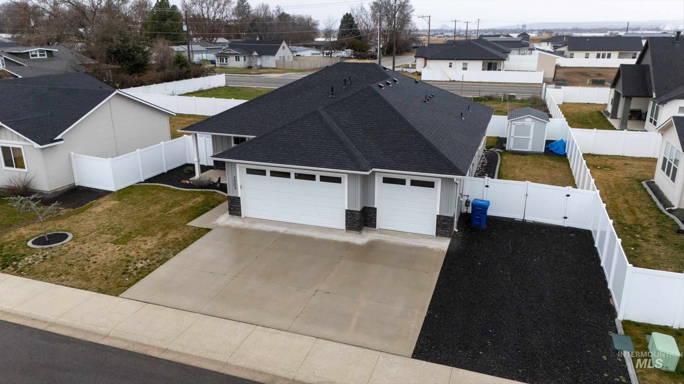 2003 Austin Way, Fruitland, Idaho 83619, 3 Bedrooms, 2 Bathrooms, Residential For Sale, Price $400,000, 98976986