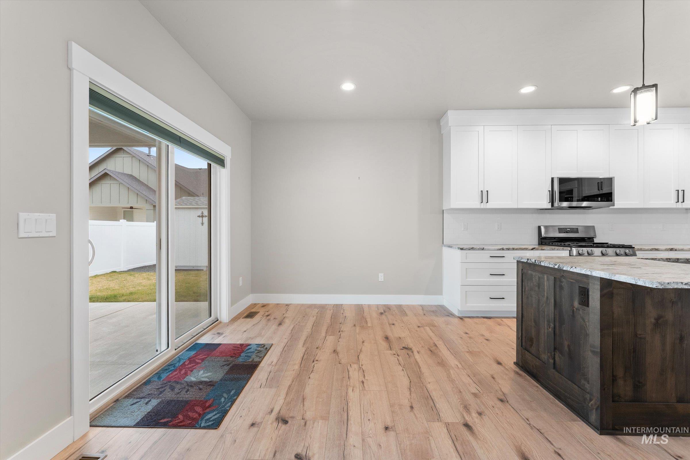 2003 Austin Way, Fruitland, Idaho 83619, 3 Bedrooms, 2 Bathrooms, Residential For Sale, Price $400,000, 98976986