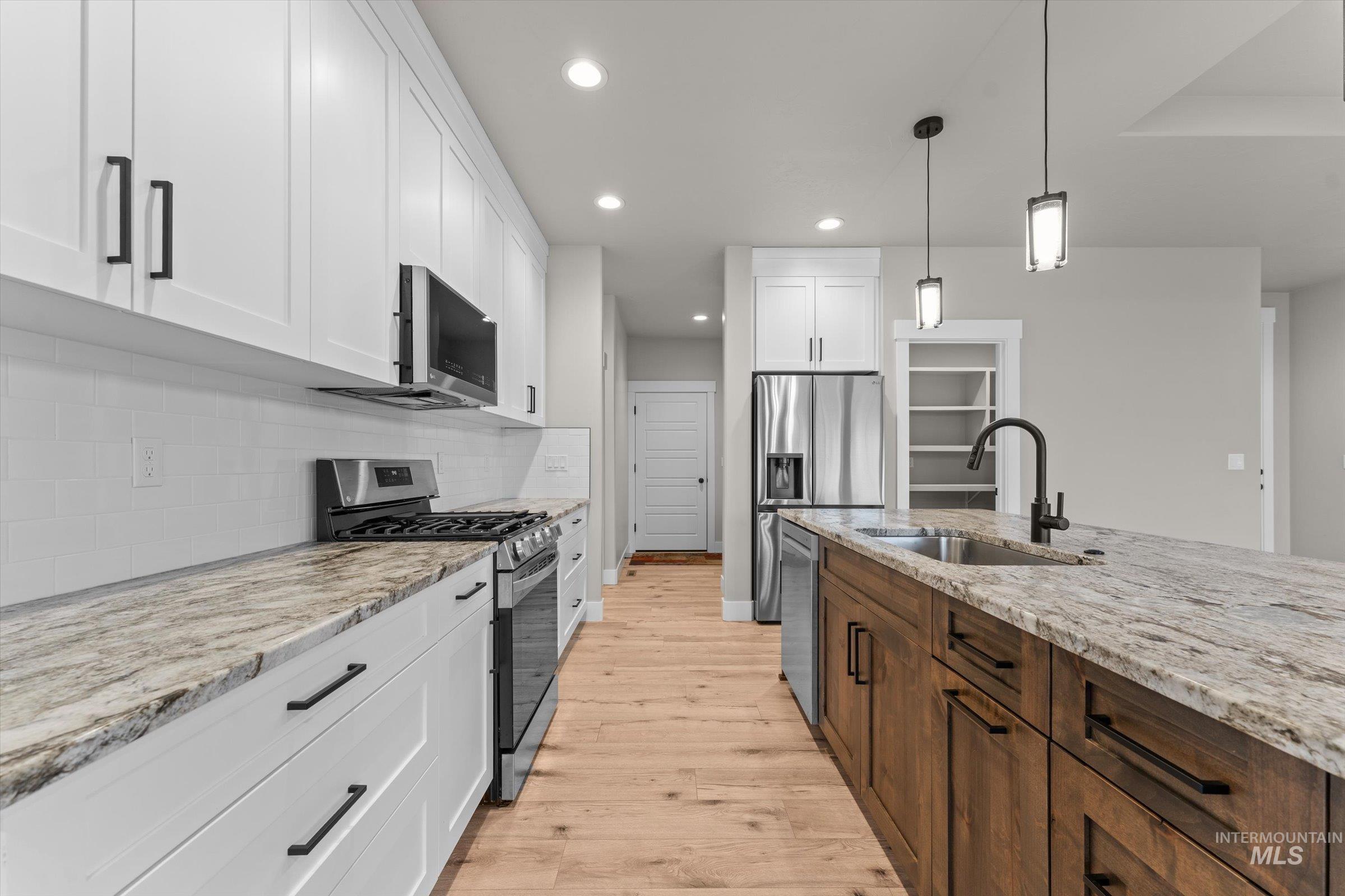 2003 Austin Way, Fruitland, Idaho 83619, 3 Bedrooms, 2 Bathrooms, Residential For Sale, Price $400,000, 98976986