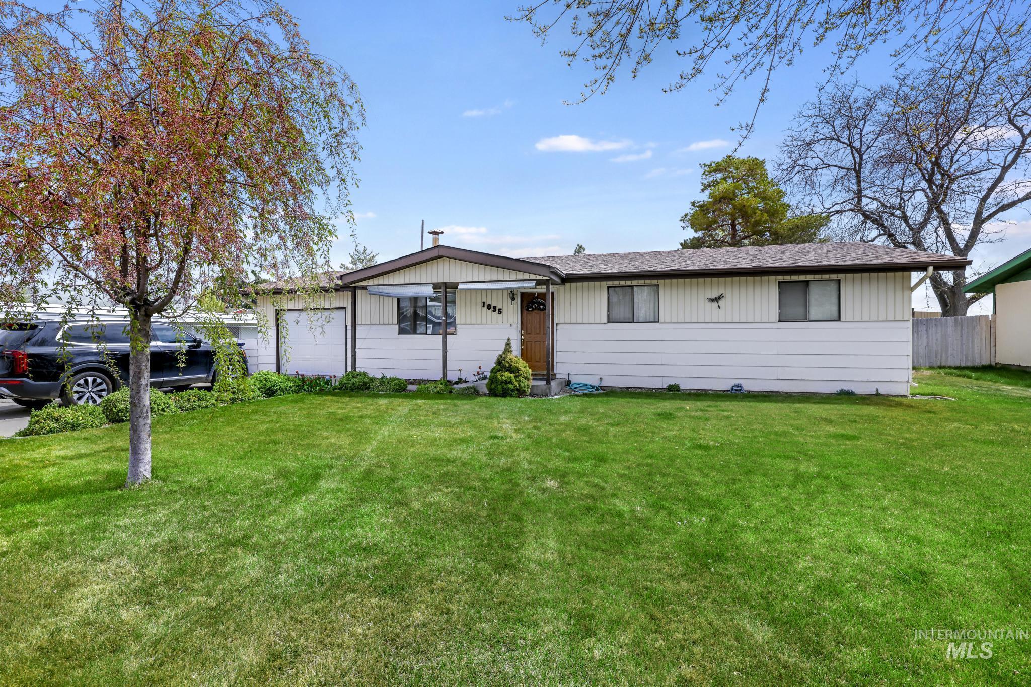 1055 S Adell Ave, Filer, Idaho 83328, 3 Bedrooms, 2 Bathrooms, Residential For Sale, Price $314,999, 98976989