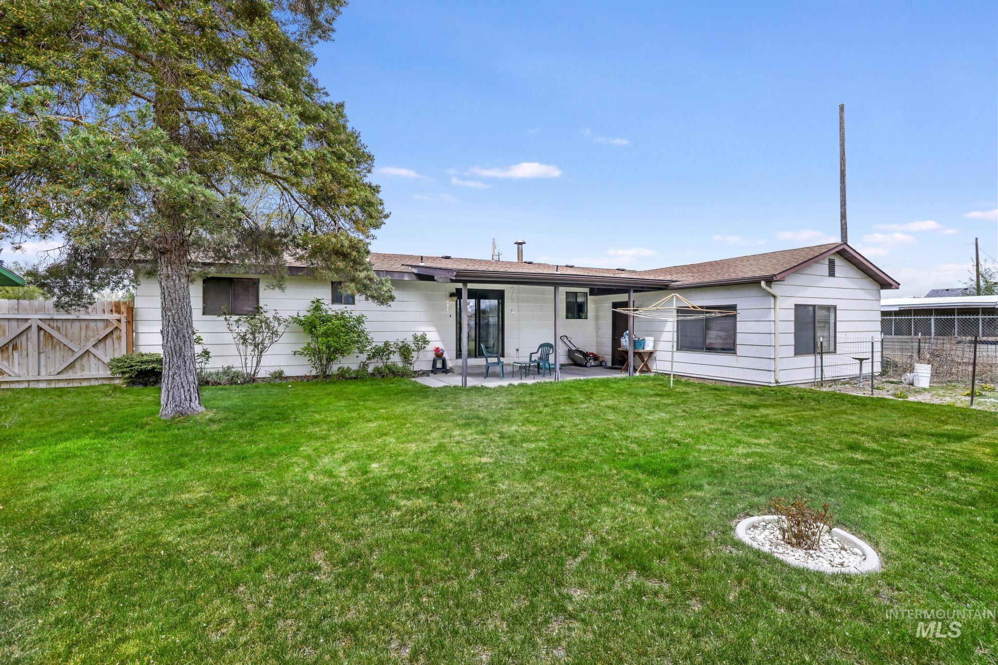 1055 S Adell Ave, Filer, Idaho 83328, 3 Bedrooms, 2 Bathrooms, Residential For Sale, Price $314,999, 98976989