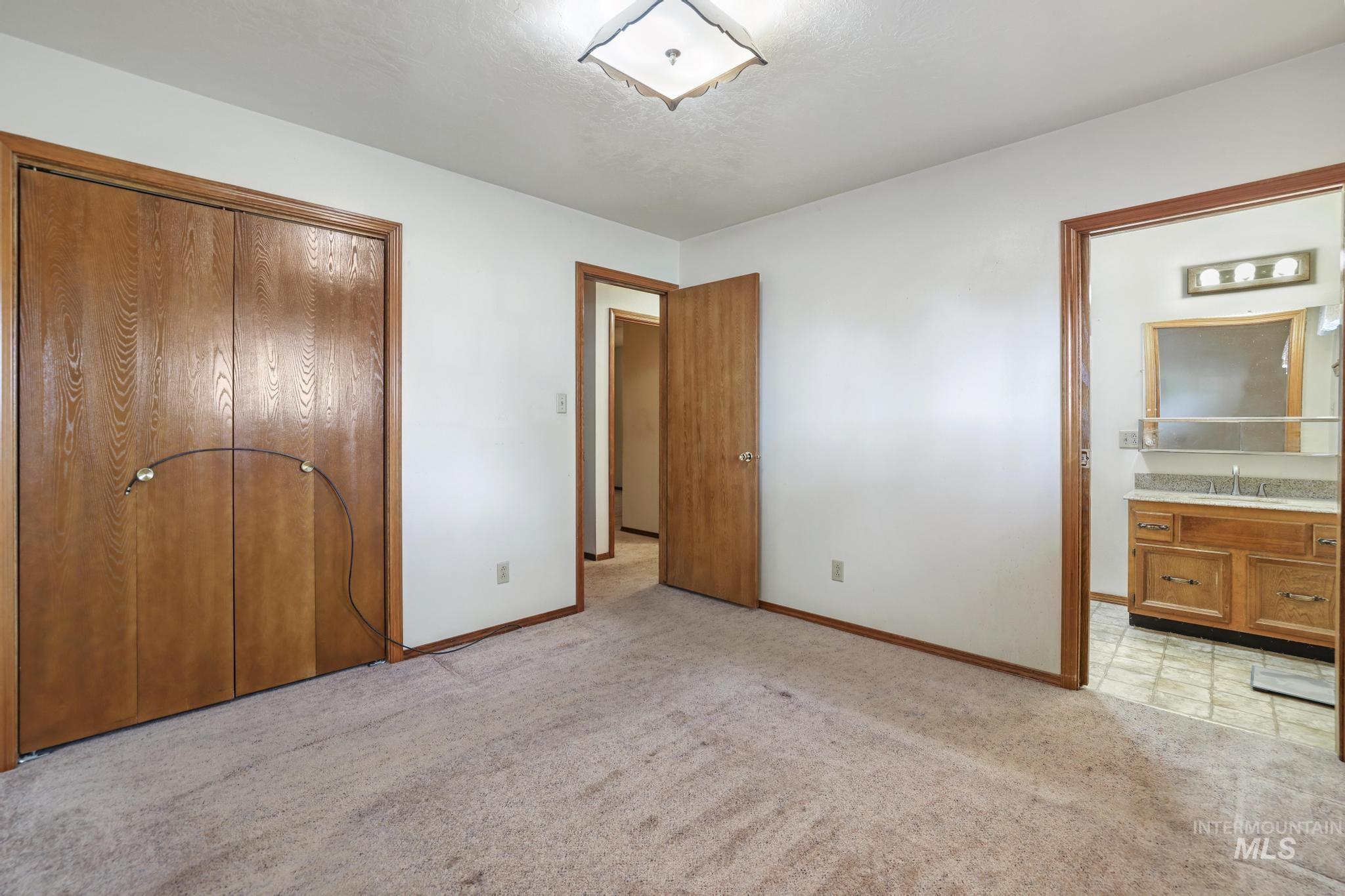 1055 S Adell Ave, Filer, Idaho 83328, 3 Bedrooms, 2 Bathrooms, Residential For Sale, Price $314,999, 98976989