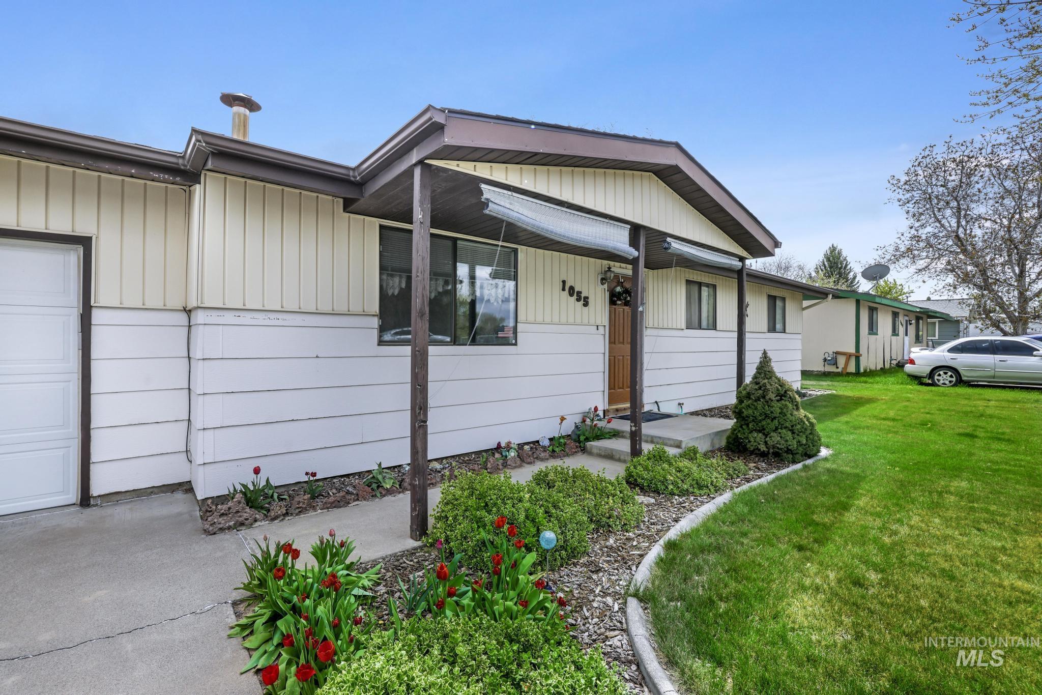 1055 S Adell Ave, Filer, Idaho 83328, 3 Bedrooms, 2 Bathrooms, Residential For Sale, Price $314,999, 98976989