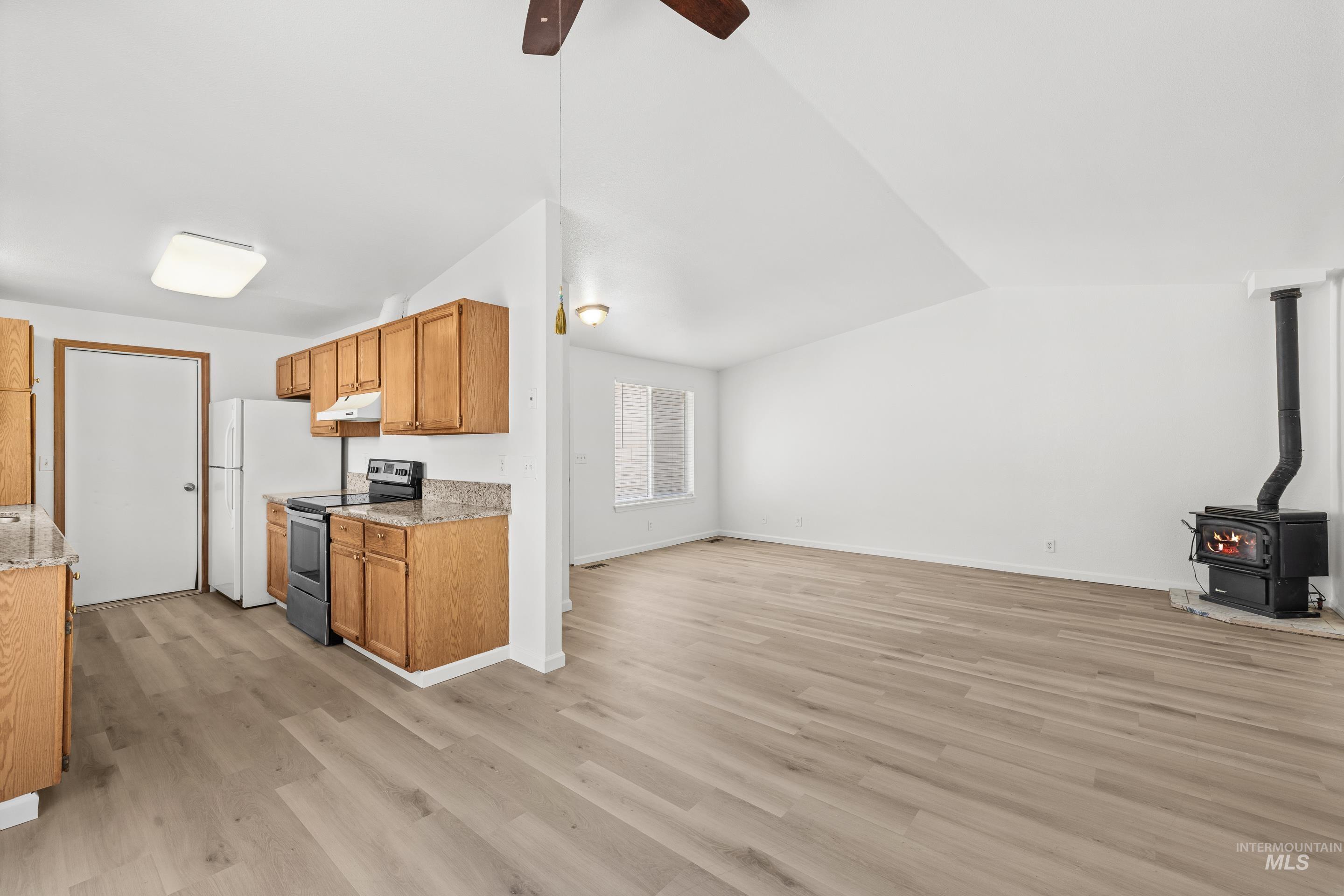 10490 W Cory St, Boise, Idaho 83704, 3 Bedrooms, 2 Bathrooms, Residential For Sale, Price $359,900, 98976992