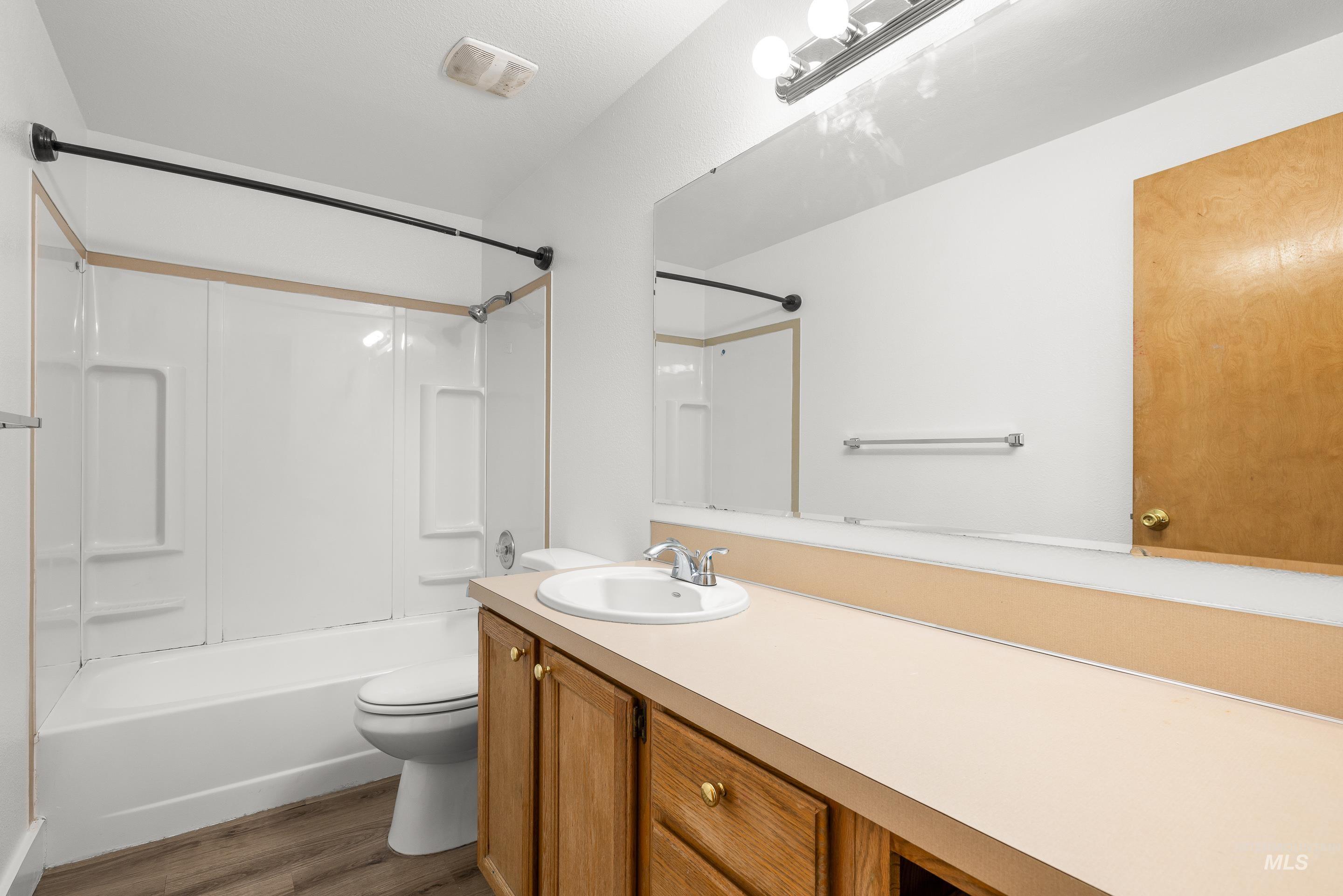 10490 W Cory St, Boise, Idaho 83704-5463, 3 Bedrooms, 2 Bathrooms, Residential For Sale, Price $359,900, 98976992