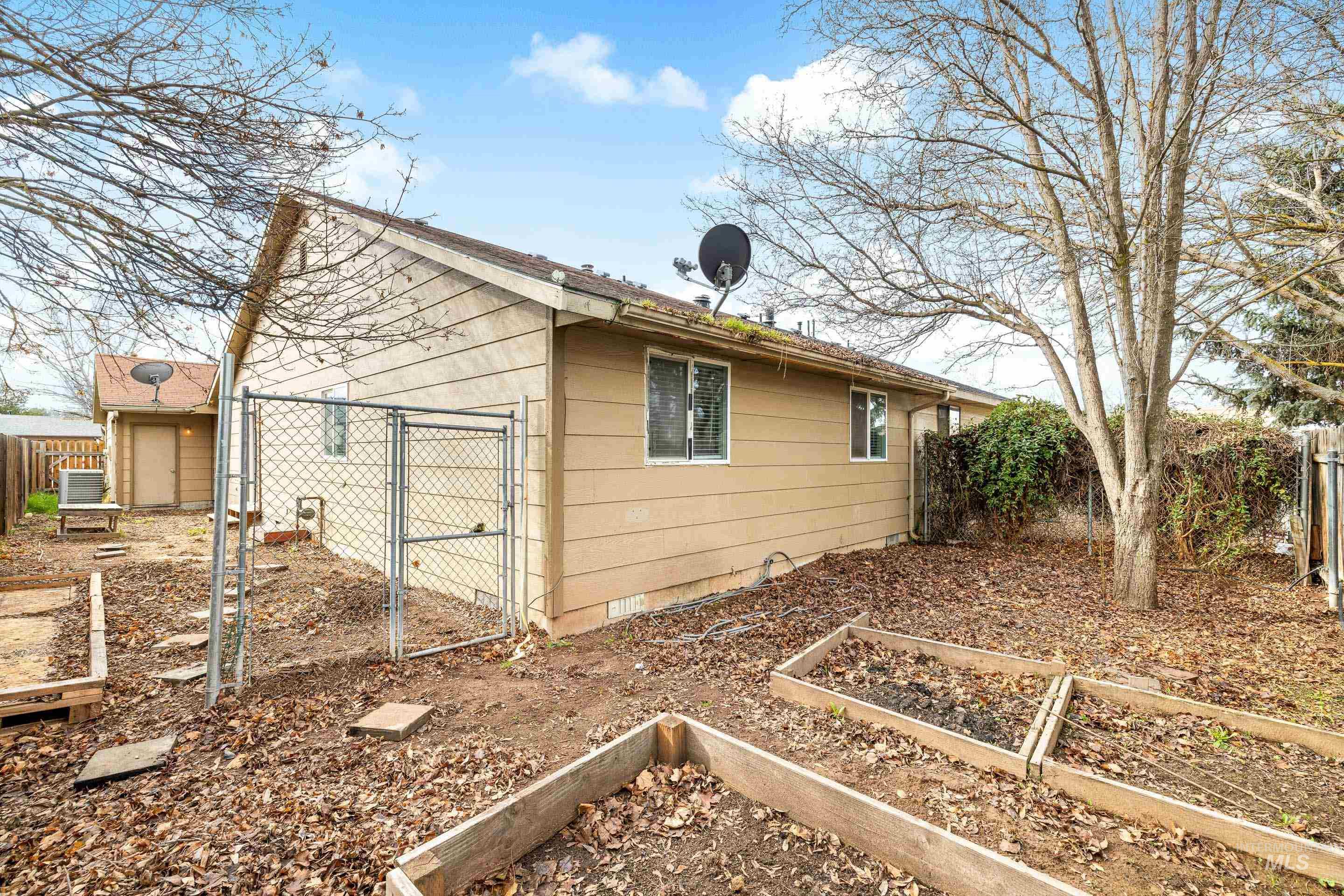 10490 W Cory St, Boise, Idaho 83704-5463, 3 Bedrooms, 2 Bathrooms, Residential For Sale, Price $359,900, 98976992