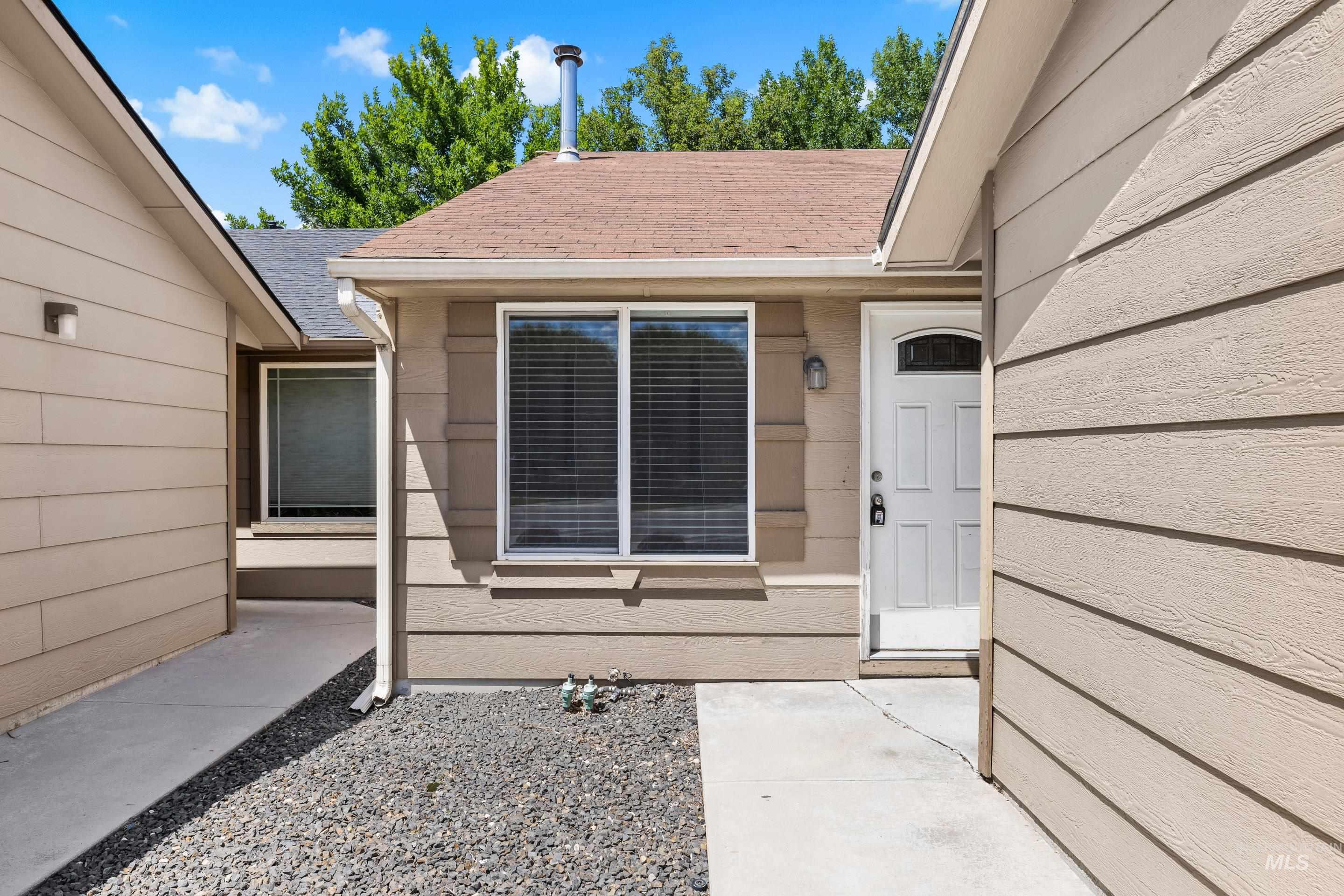 10490 W Cory St, Boise, Idaho 83704, 3 Bedrooms, 2 Bathrooms, Residential For Sale, Price $359,900, 98976992