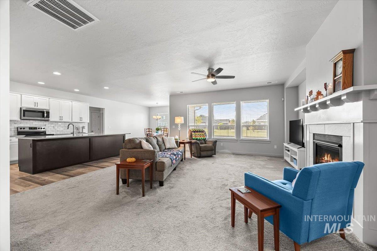 15365 Lutsen Ave, Caldwell, Idaho 83607, 4 Bedrooms, 2 Bathrooms, Residential For Sale, Price $465,000, 98976995