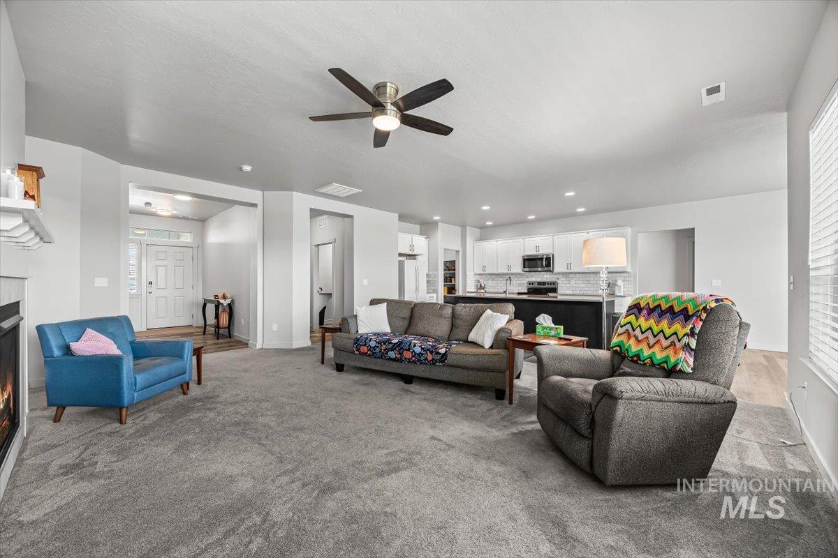 15365 Lutsen Ave, Caldwell, Idaho 83607, 4 Bedrooms, 2 Bathrooms, Residential For Sale, Price $465,000, 98976995