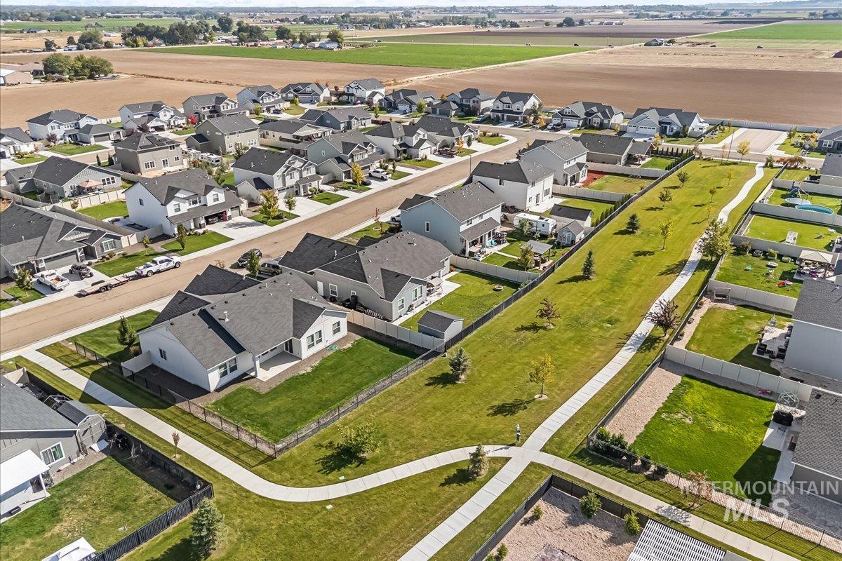 15365 Lutsen Ave, Caldwell, Idaho 83607, 4 Bedrooms, 2 Bathrooms, Residential For Sale, Price $465,000, 98976995